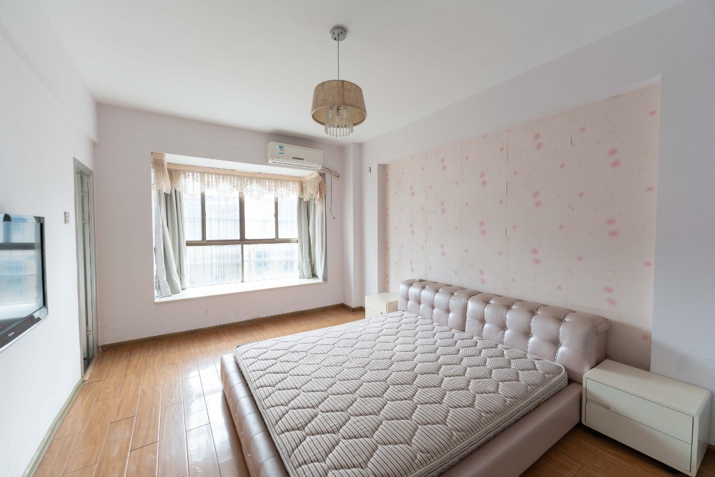 环达路桥  3室2厅2卫    91.8万 环达路桥  3室2厅2卫    91.8万卧室