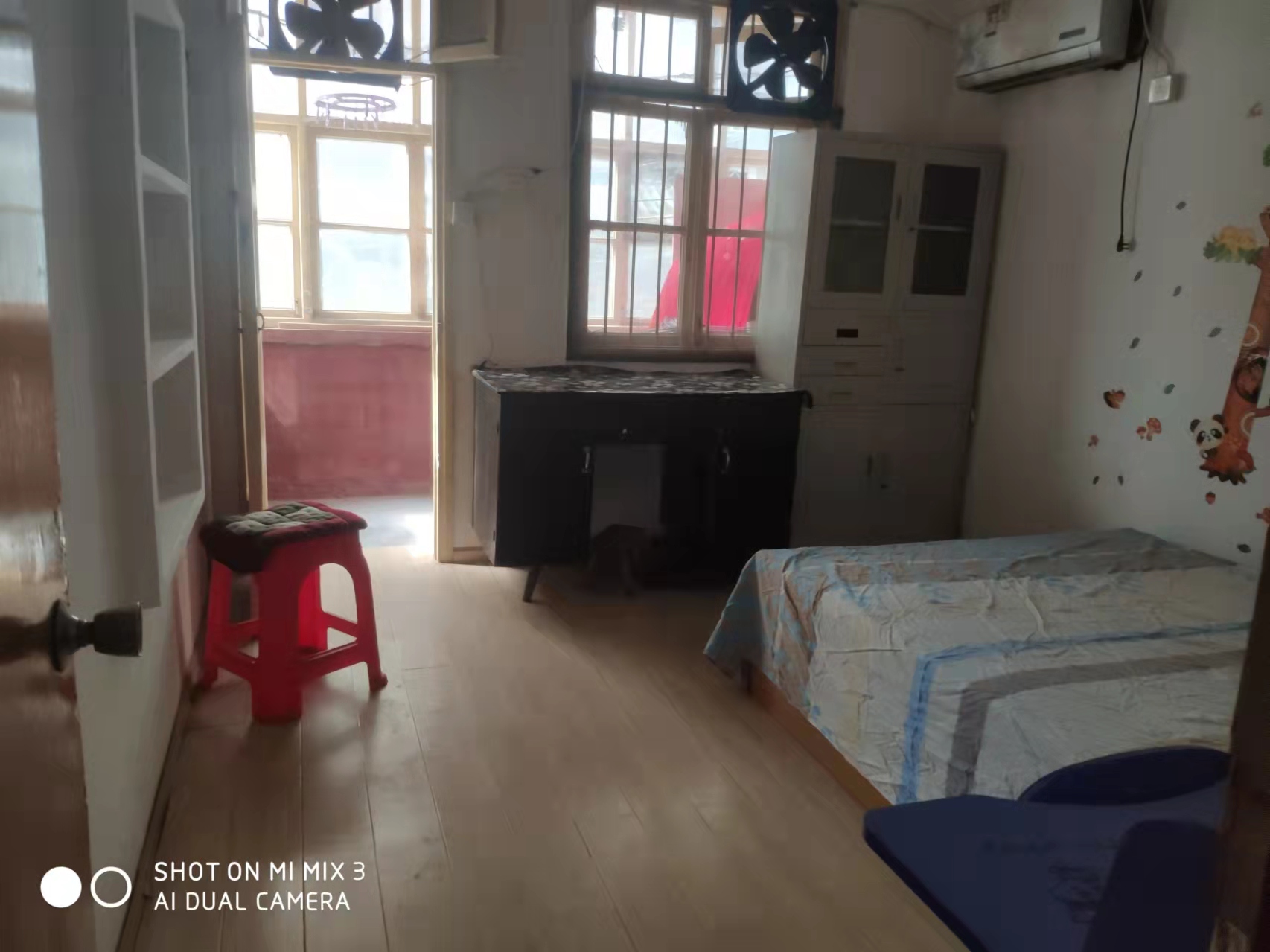 华南路散盘 3室2厅1卫 30.0万 华南路散盘 3室2厅1卫 30.0万客厅