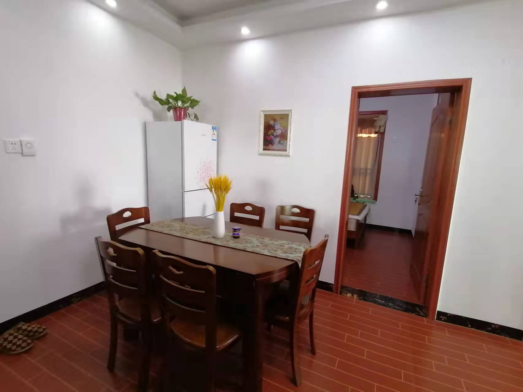 金苑小区 3室2厅2卫 2100.0元/月 金苑小区 3室2厅2卫 2100.0元/月室内图