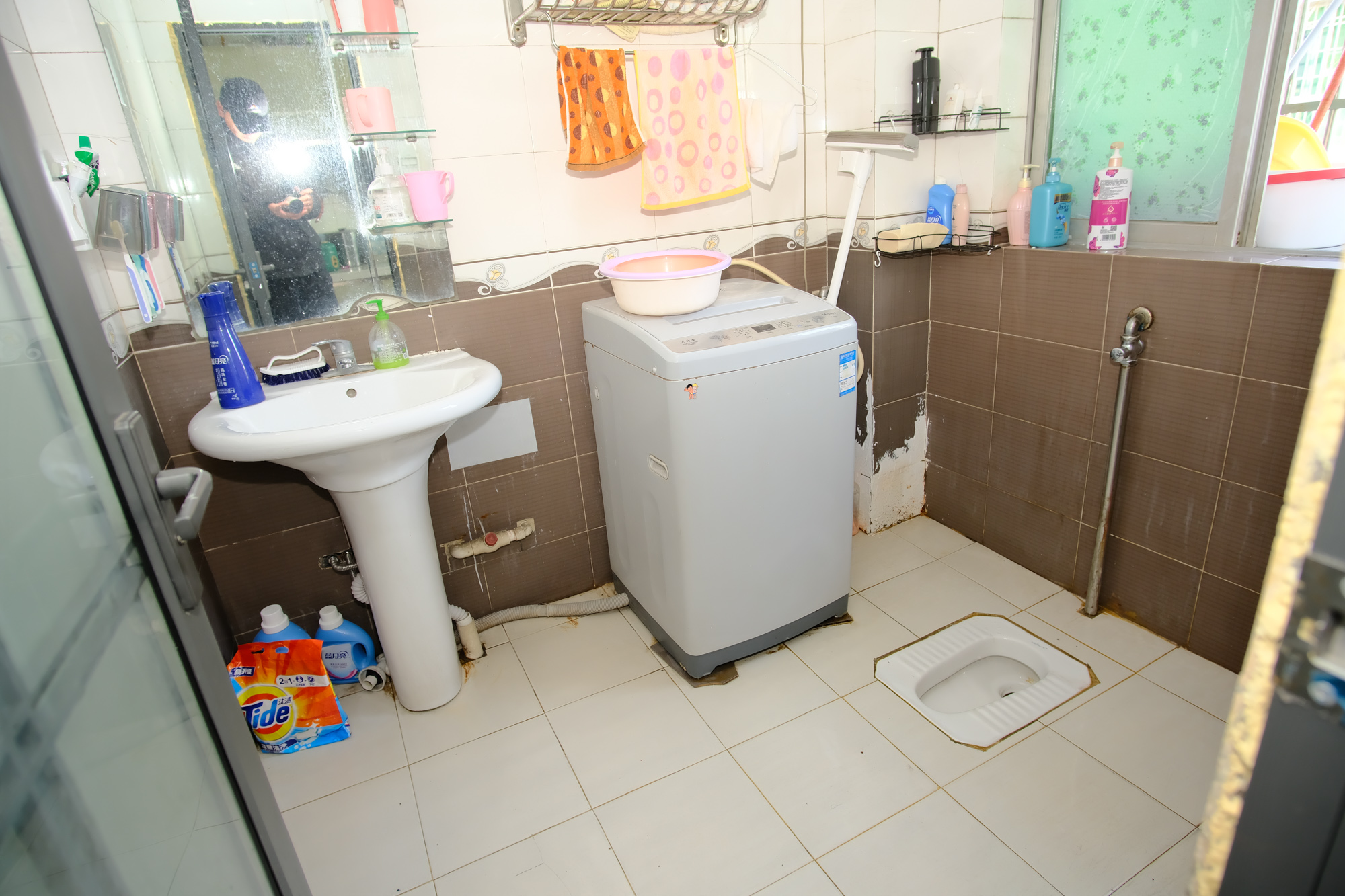 中南汽车世界  2室2厅2卫    42.8万卫生间