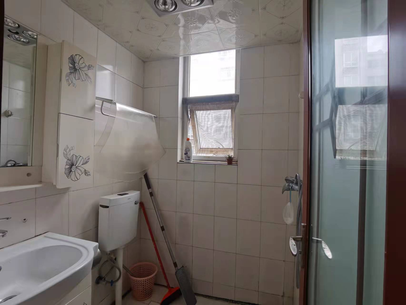 南湖锦苑 2室1厅1卫 2000.0元/月 南湖锦苑 2室1厅1卫 2000.0元/月室内图