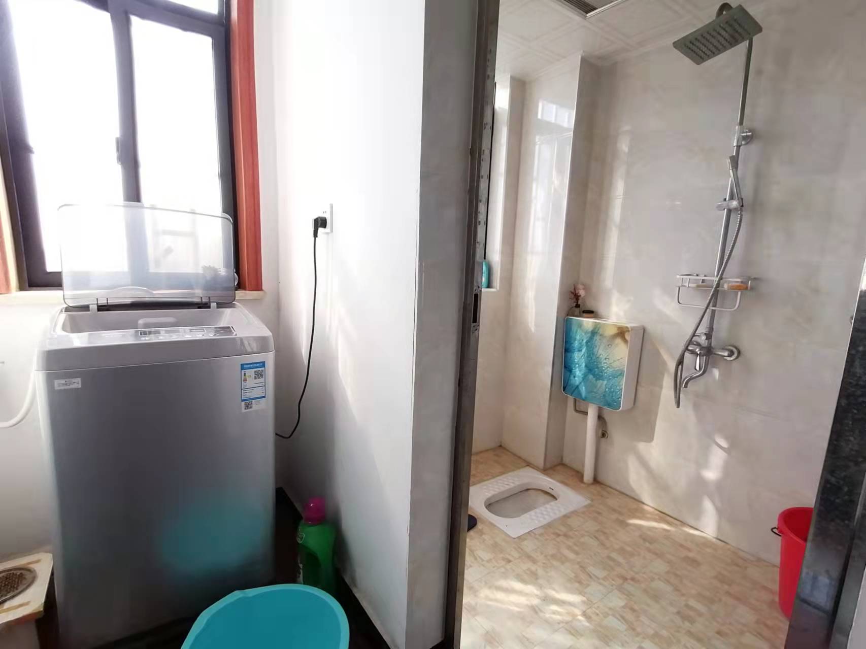 金苑小区 3室2厅2卫 2100.0元/月 金苑小区 3室2厅2卫 2100.0元/月室内图