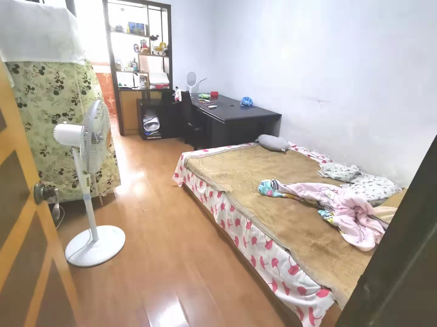 湘钢园南村  3室2厅2卫   53.80万客厅