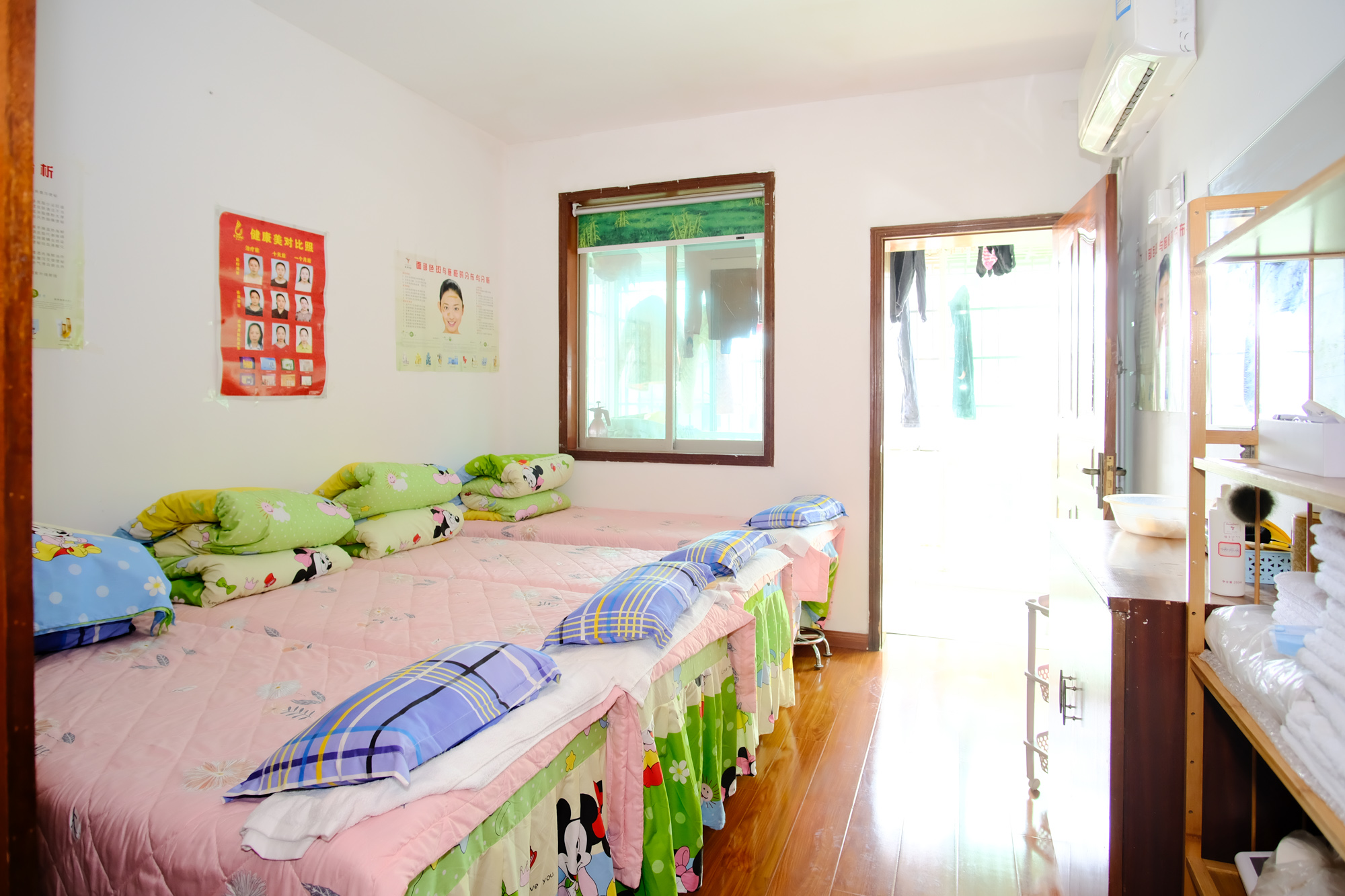 中南汽车世界  2室2厅2卫    42.8万卧室