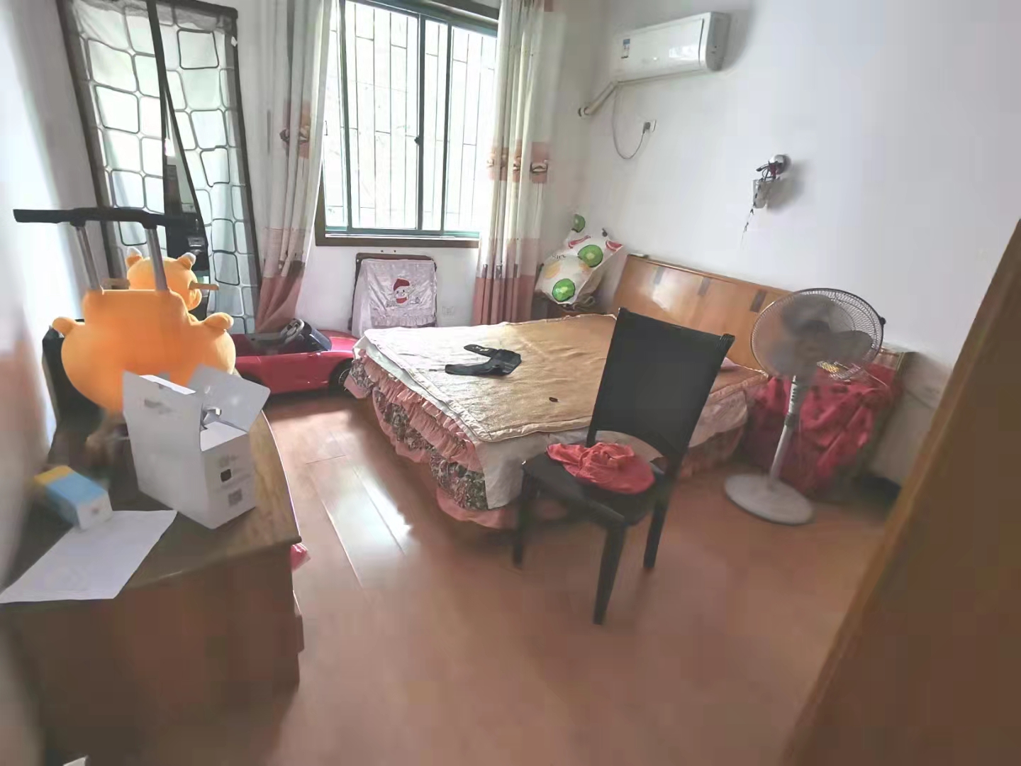 湘钢园南村  3室2厅2卫   53.80万客厅