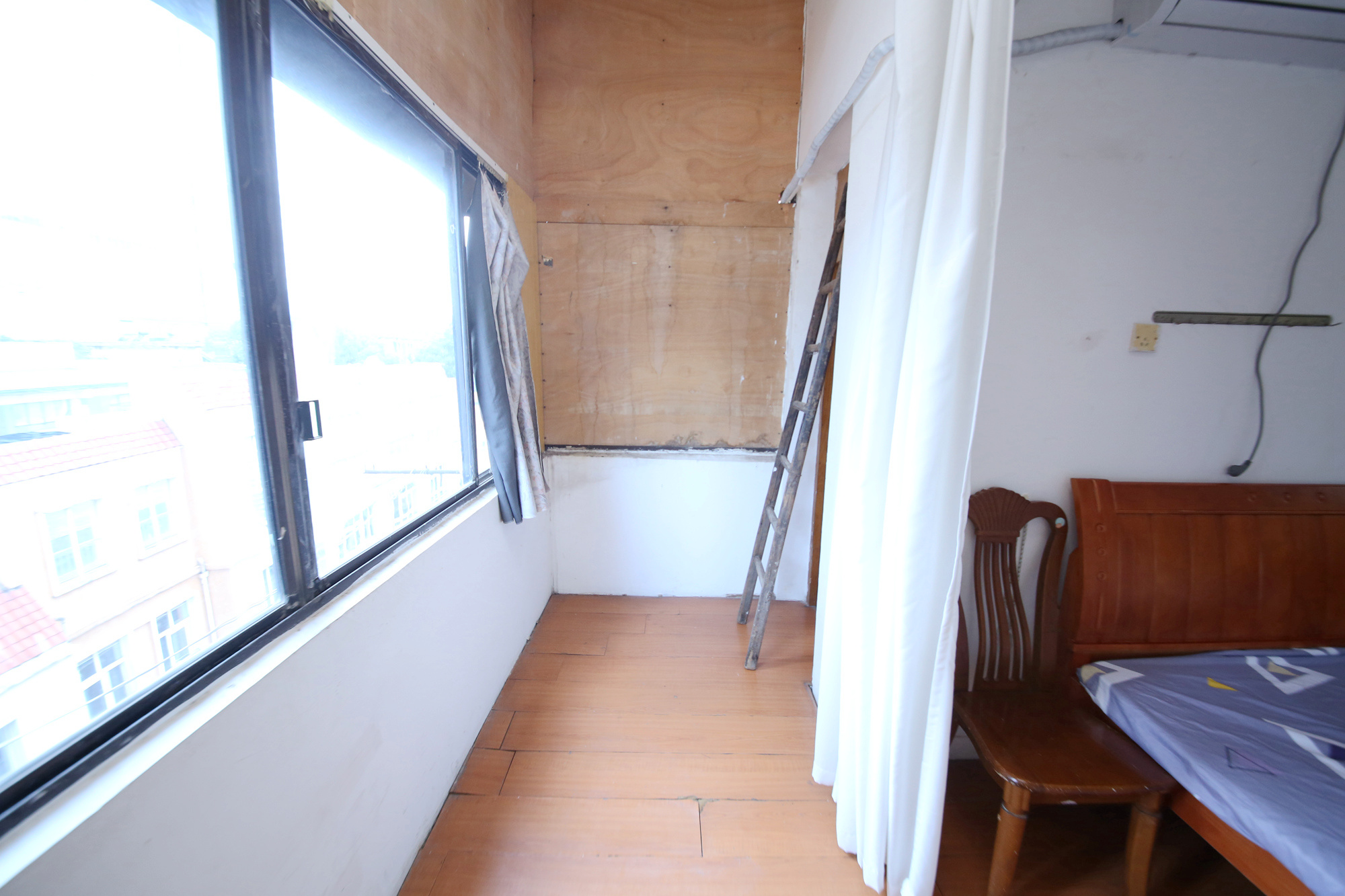 燕山街社区  3室2厅1卫    48.0万阳台