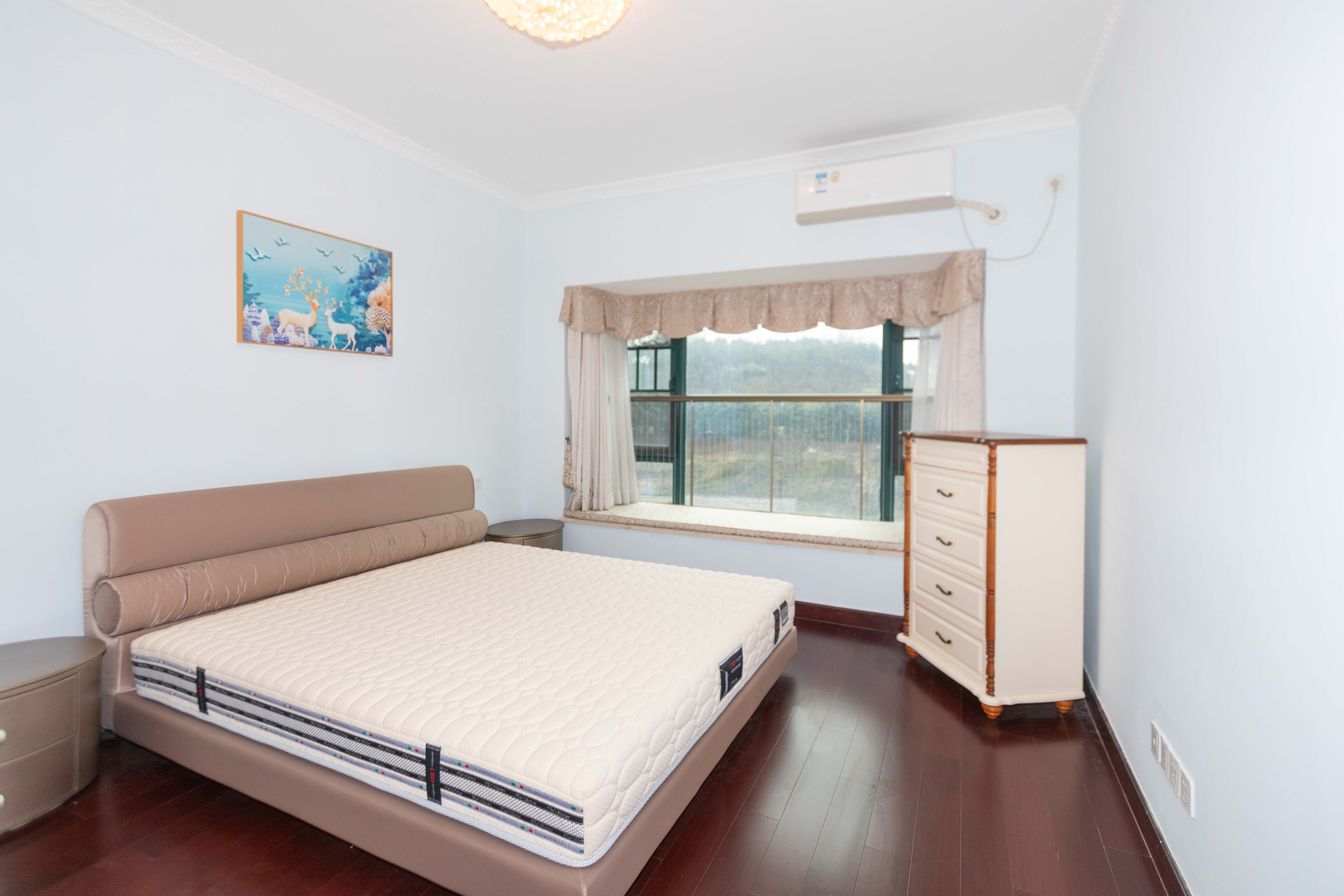 恒大城  4室2厅2卫    146.0万 恒大城  4室2厅2卫    146.0万卧室