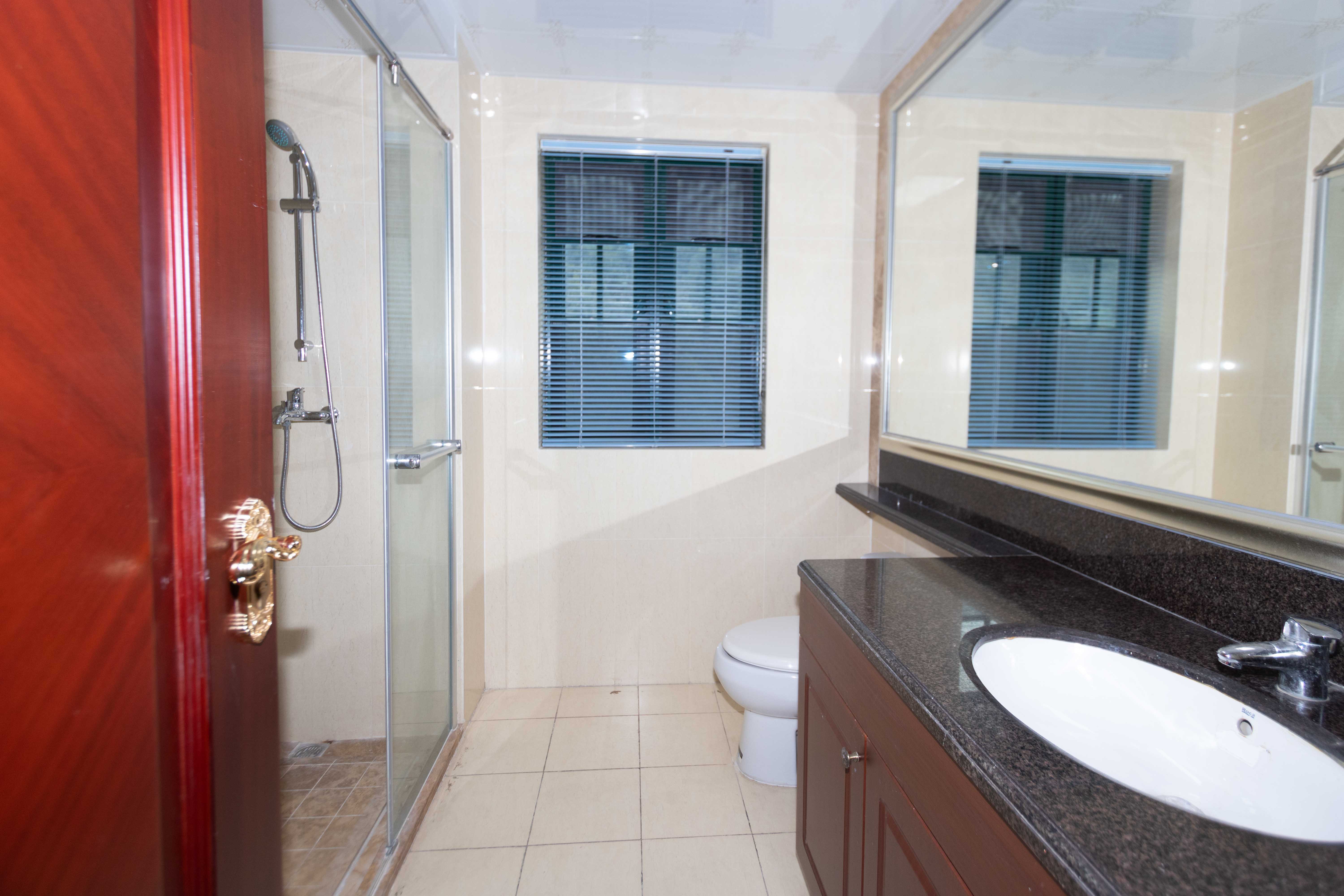 恒大城  4室2厅2卫    146.0万 恒大城  4室2厅2卫    146.0万卫生间