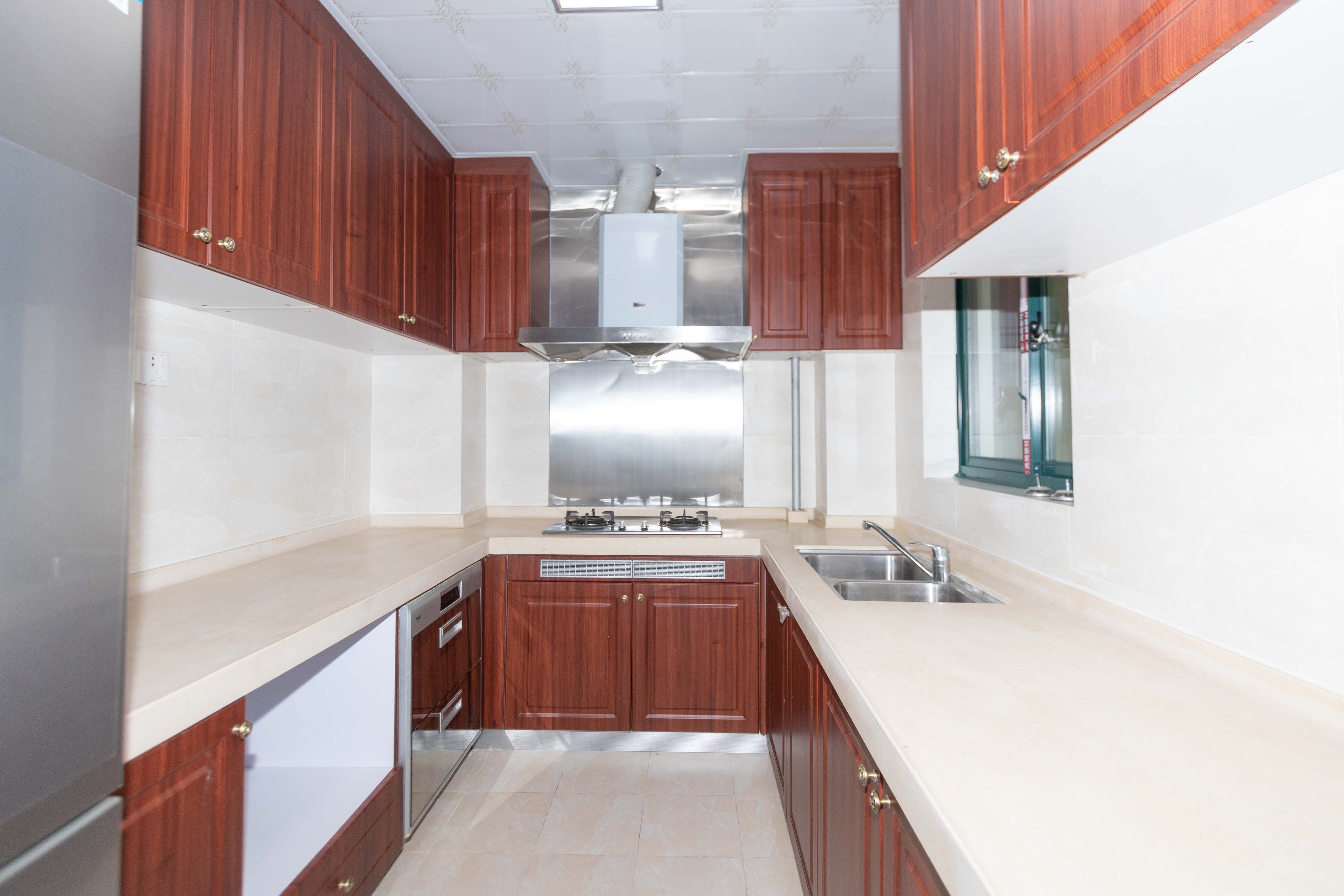 恒大城  4室2厅2卫    146.0万 恒大城  4室2厅2卫    146.0万厨房