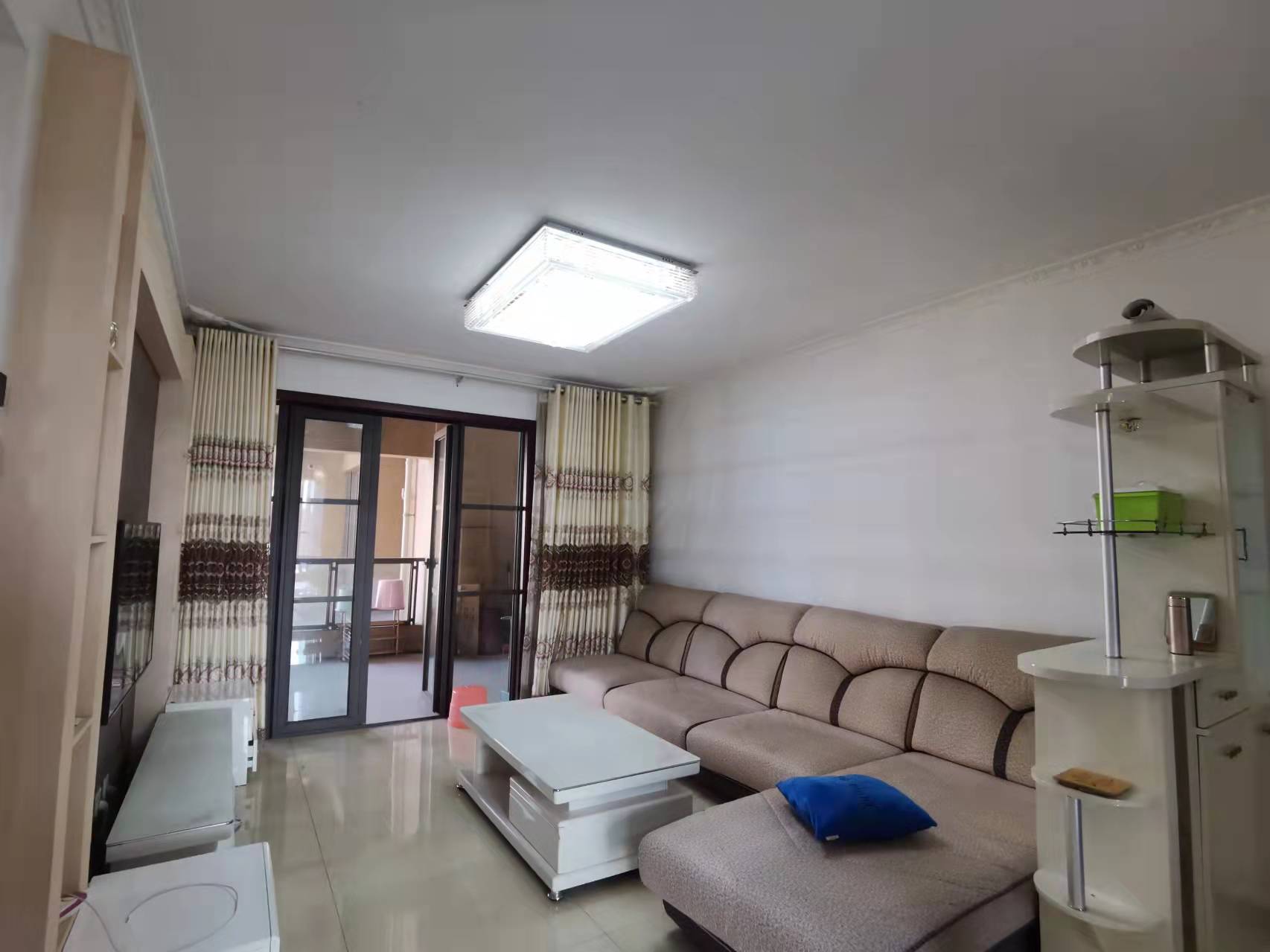 南湖国际1期  2室1厅1卫    2500.0元/月 南湖国际1期  2室1厅1卫    2500.0元/月室内图