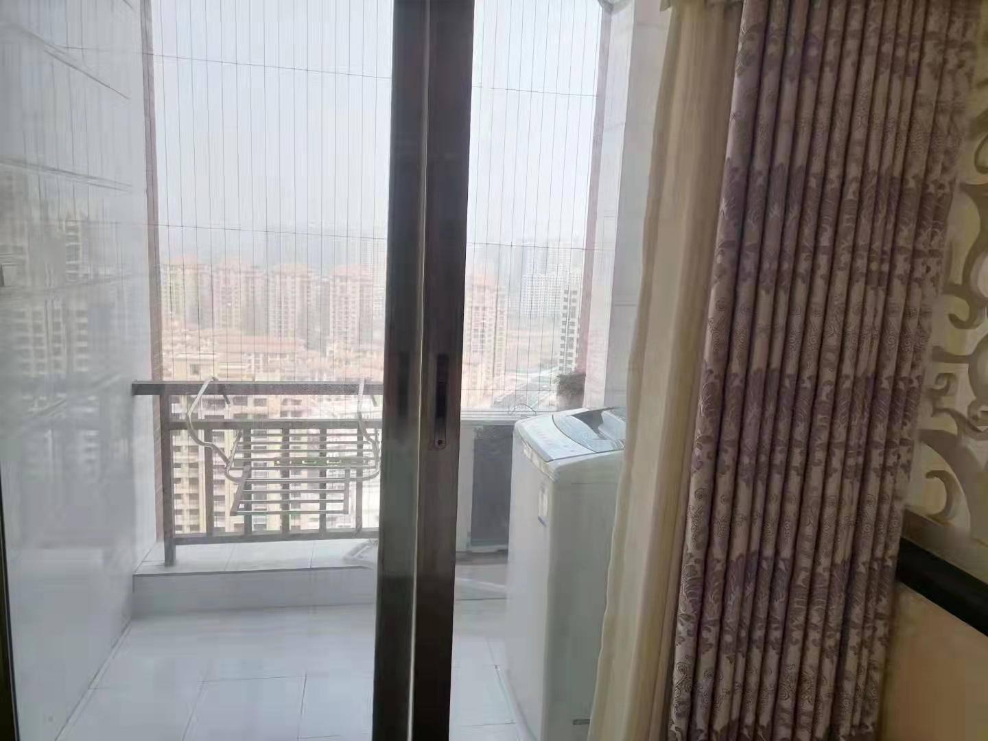 天酬尚都  1室1厅1卫    1300.0元/月 天酬尚都  1室1厅1卫    1300.0元/月室内图