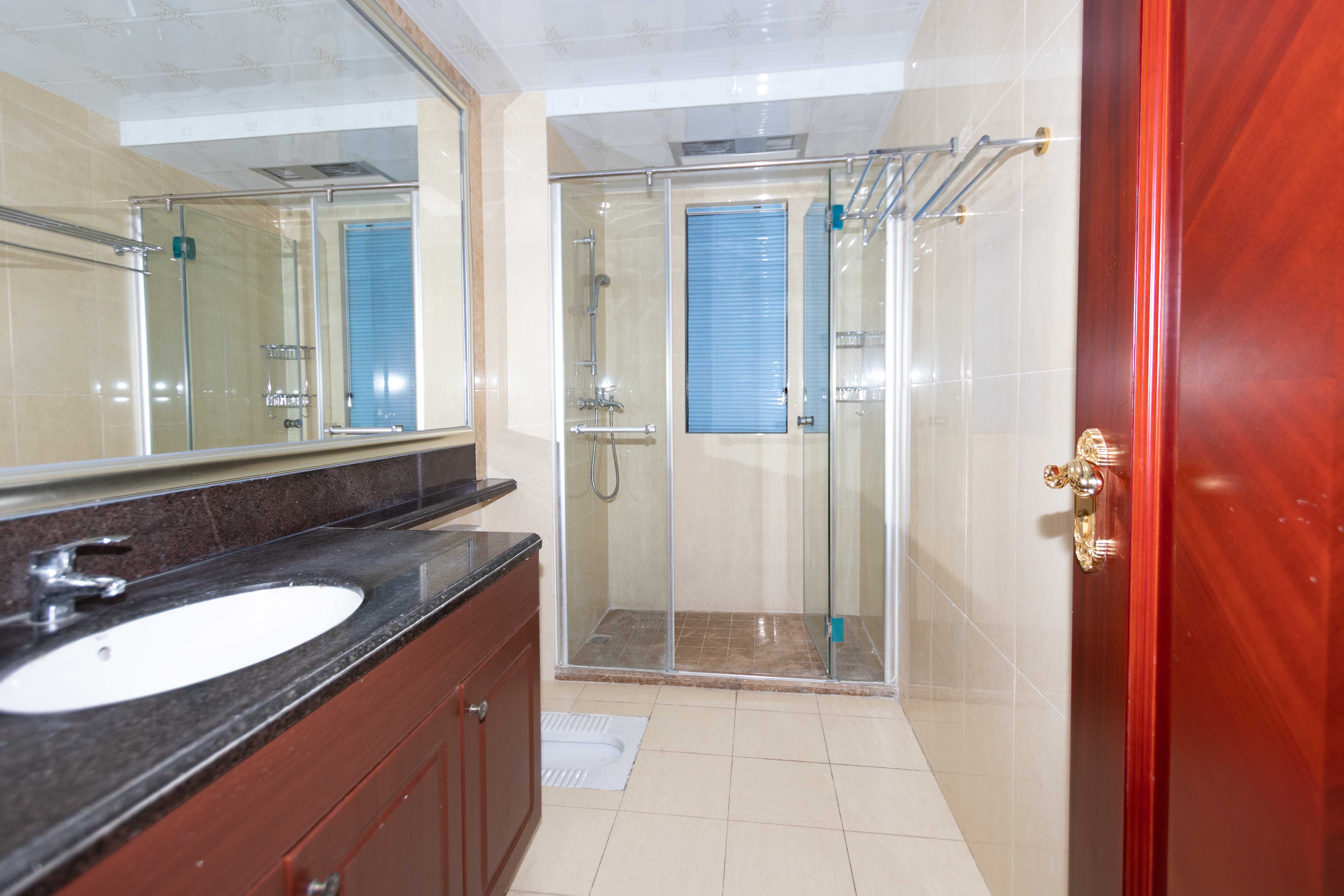 恒大城  4室2厅2卫    146.0万 恒大城  4室2厅2卫    146.0万卫生间