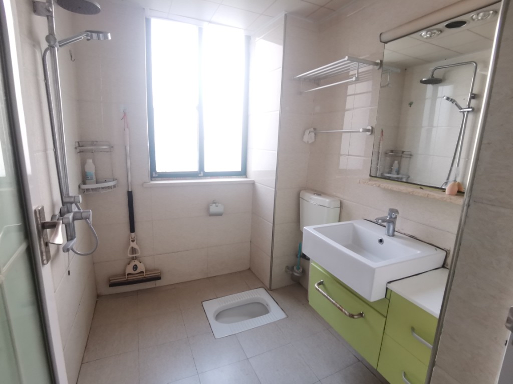 云顶上品 2室2厅1卫 1600.0元/月 云顶上品 2室2厅1卫 1600.0元/月室内图