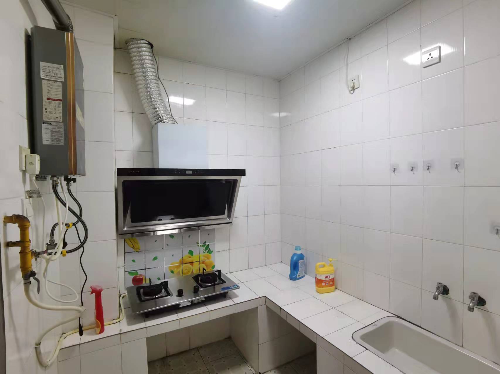 南湖锦苑 1室1厅1卫 1700.0元/月 南湖锦苑 1室1厅1卫 1700.0元/月室内图