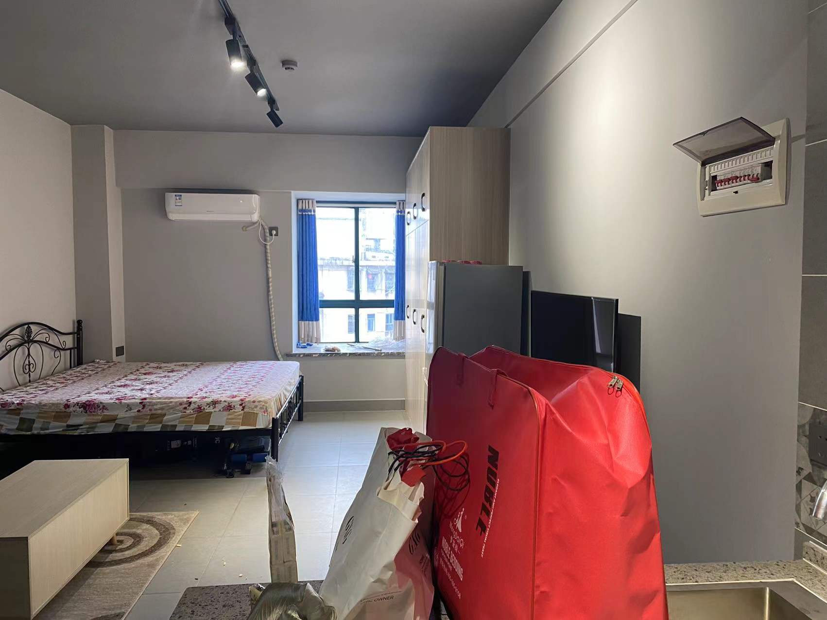 云顶上品 1室1厅1卫 1300.0元/月 云顶上品 1室1厅1卫 1300.0元/月室内图