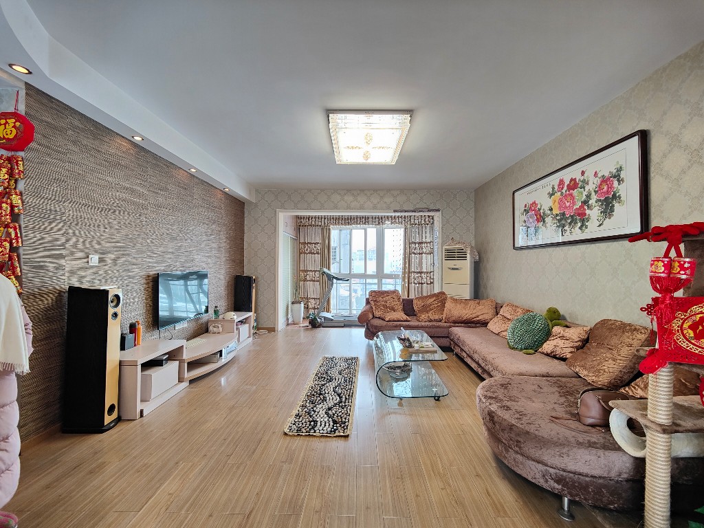 西子花园 3室2厅2卫 79.8万 西子花园 3室2厅2卫 79.8万客厅