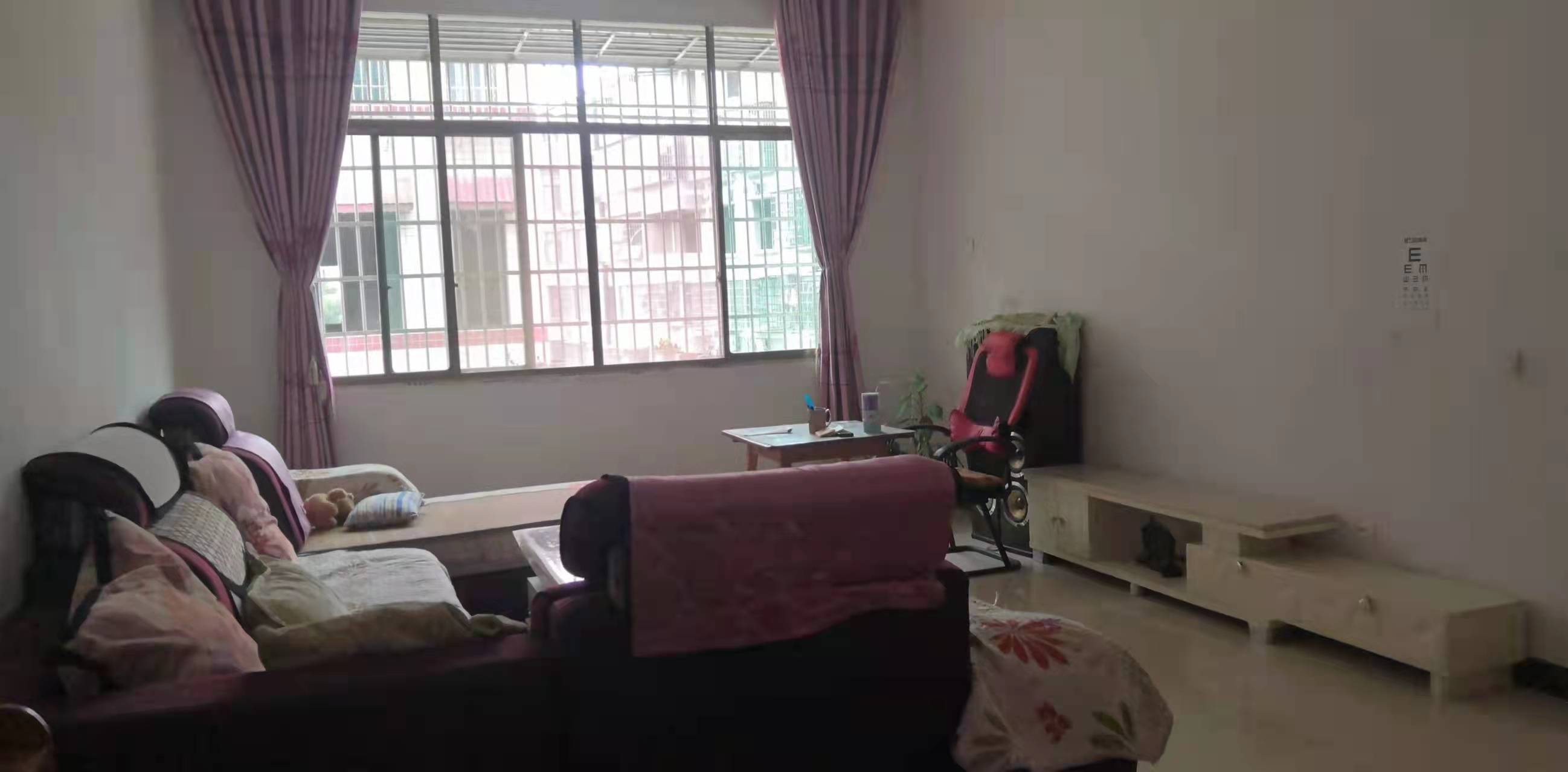 乌金安置小区  3室2厅2卫    1100.0元/月 乌金安置小区  3室2厅2卫    1100.0元/月室内图