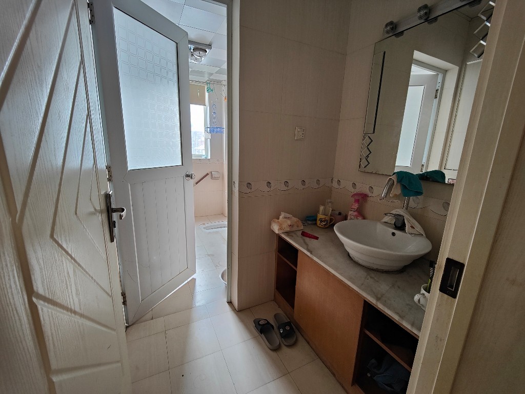 西子花园 3室2厅2卫 79.8万 西子花园 3室2厅2卫 79.8万客厅