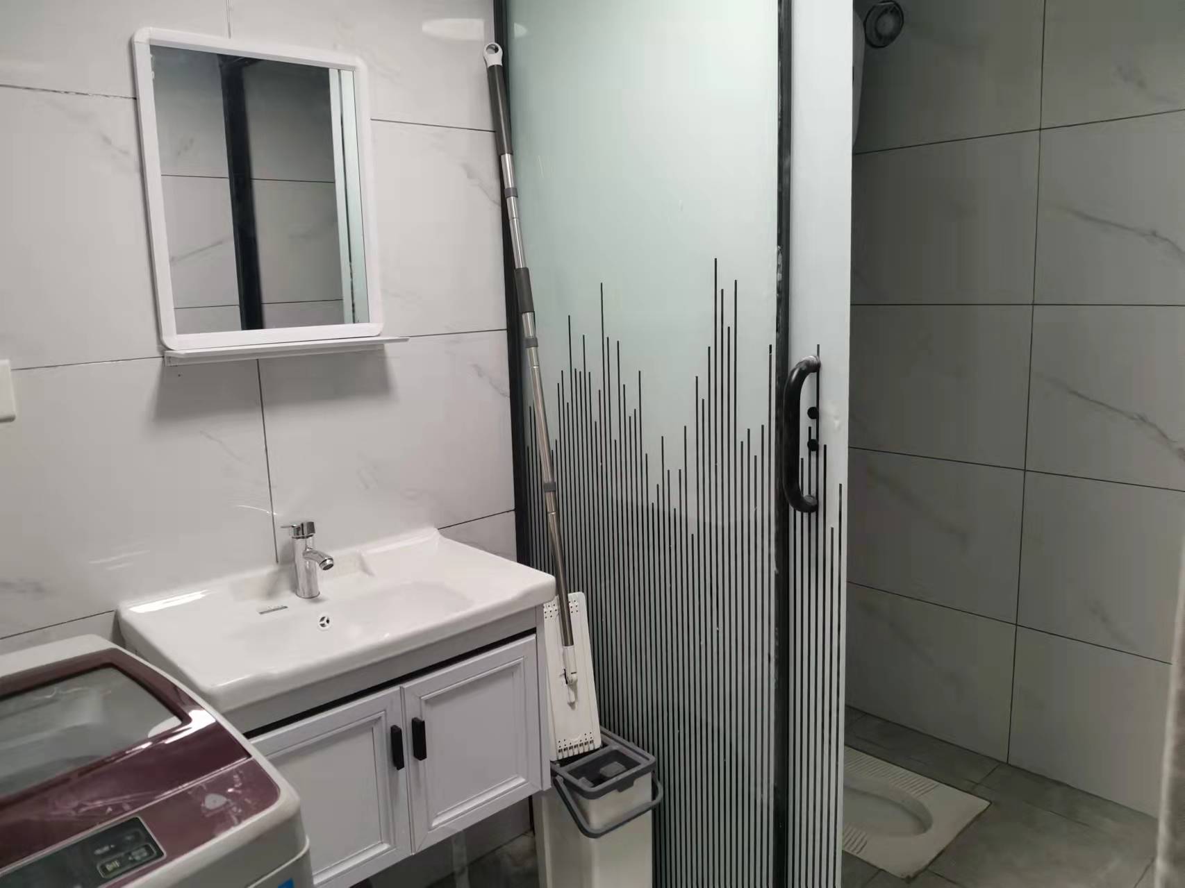 百弘学府城 2室2厅1卫 27.0万 百弘学府城 2室2厅1卫 27.0万卫生间