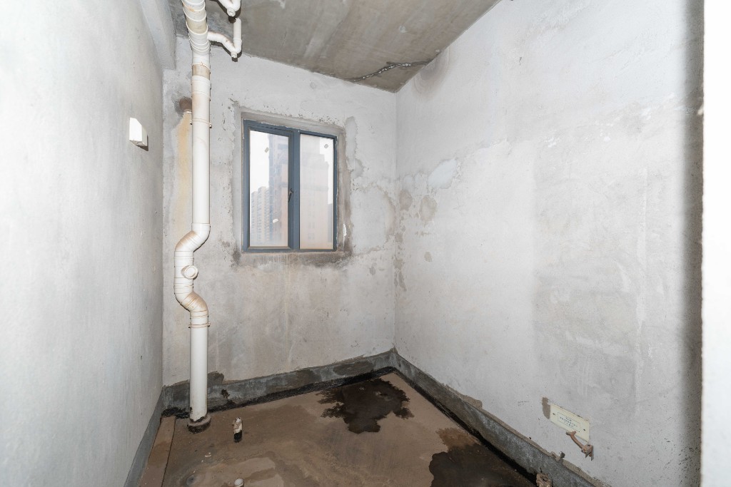 湘府名邸（同力家园）  4室2厅2卫    138.0万其他