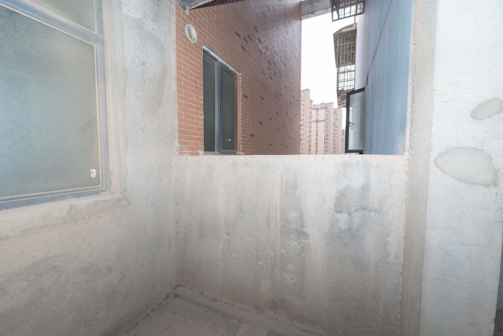 湘府名邸（同力家园）  4室2厅2卫    138.0万其他