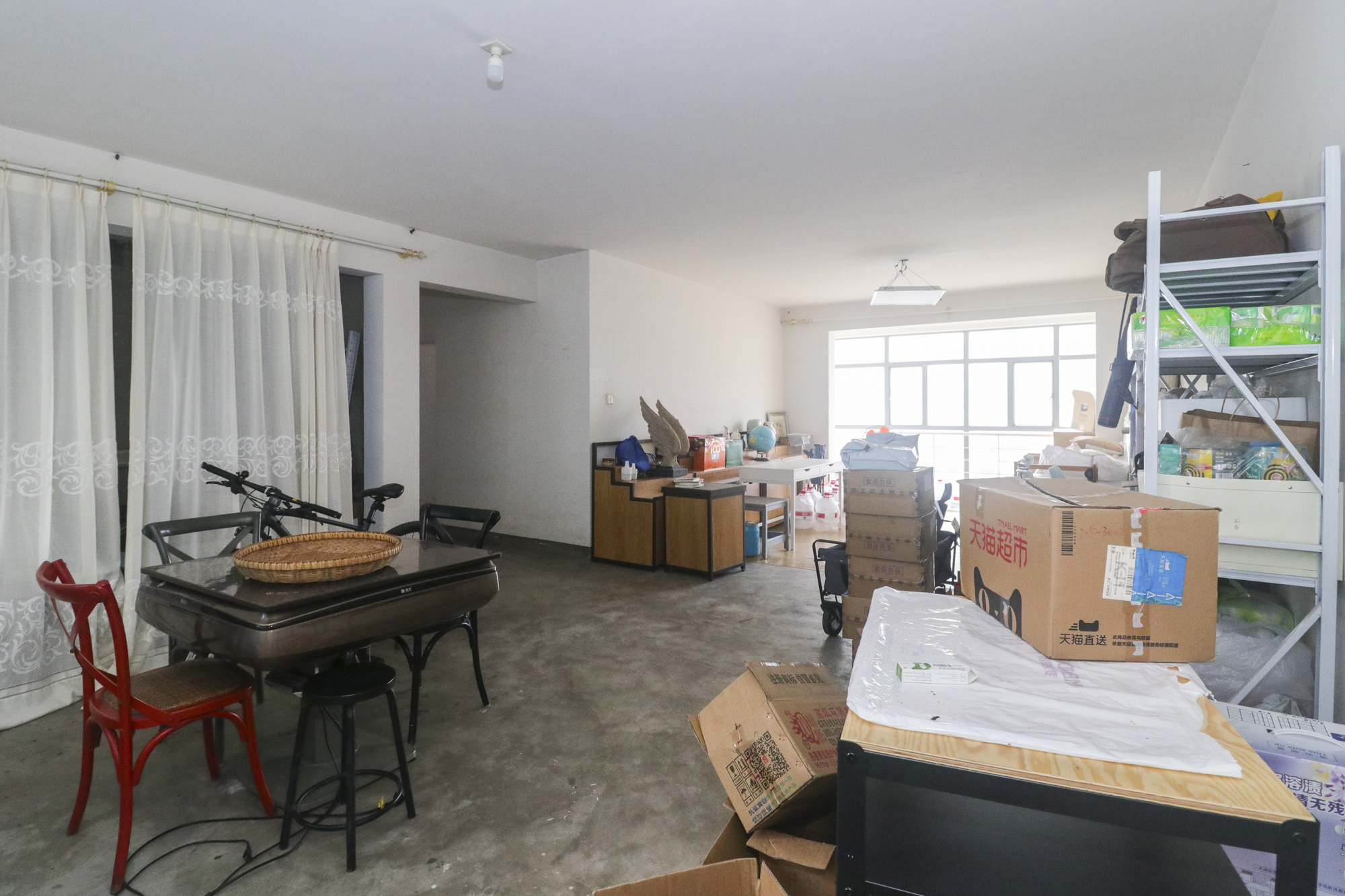 沁園春  4室2廳2衛(wèi)    203.0萬客廳
