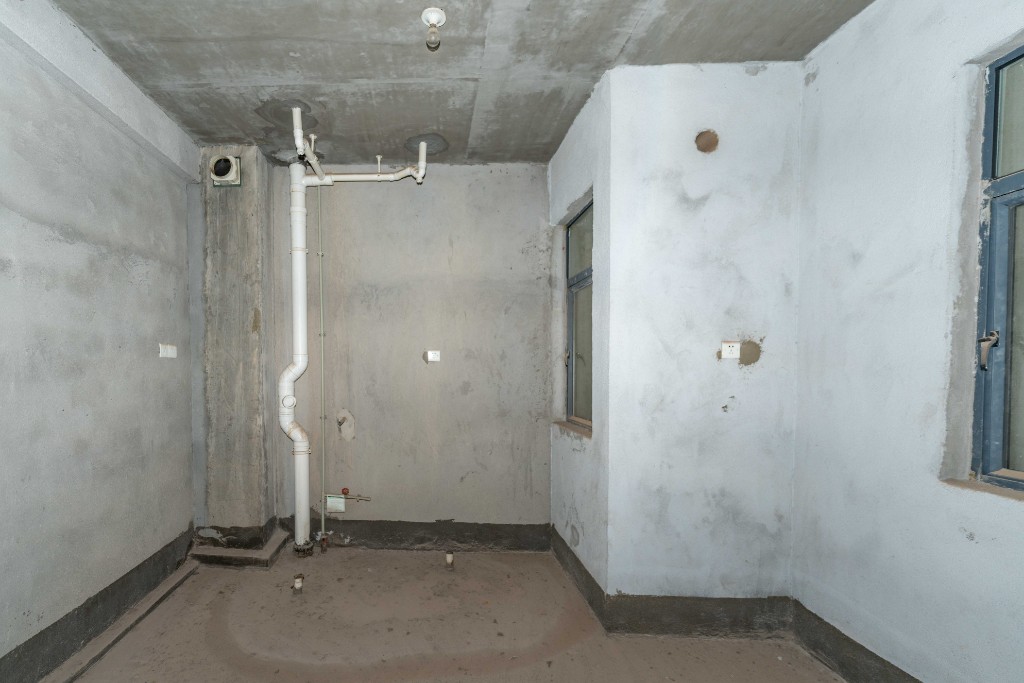 湘府名邸（同力家园）  4室2厅2卫    138.0万其他