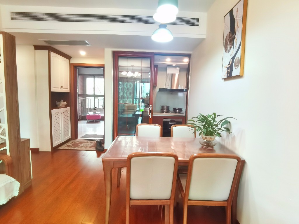 晋合湘水湾三期 3室2厅2卫 72.0万 晋合湘水湾三期 3室2厅2卫 72.0万客厅