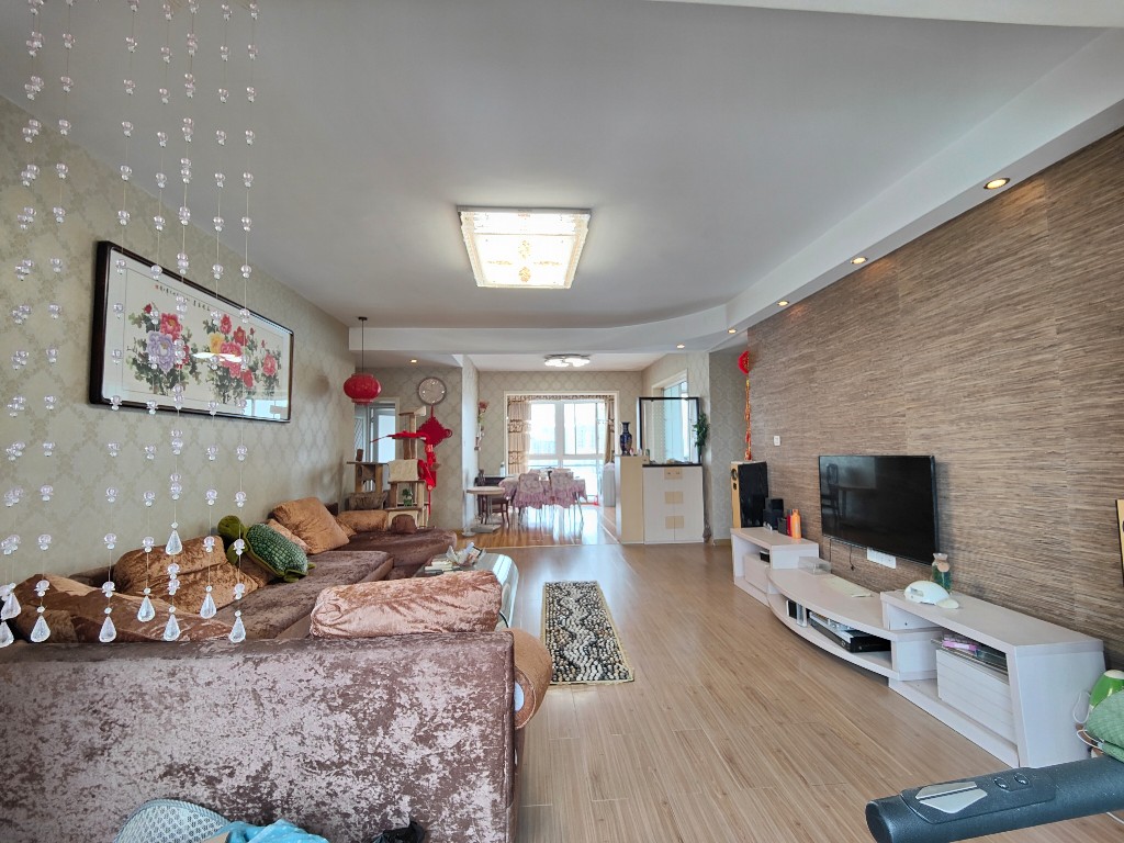 西子花园 3室2厅2卫 79.8万 西子花园 3室2厅2卫 79.8万客厅