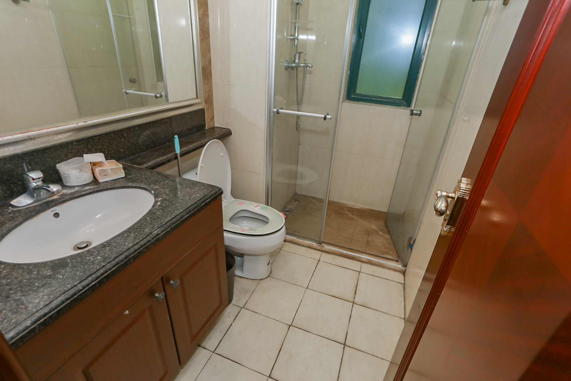 恒大华府  3室2厅1卫    201.0万卫生间