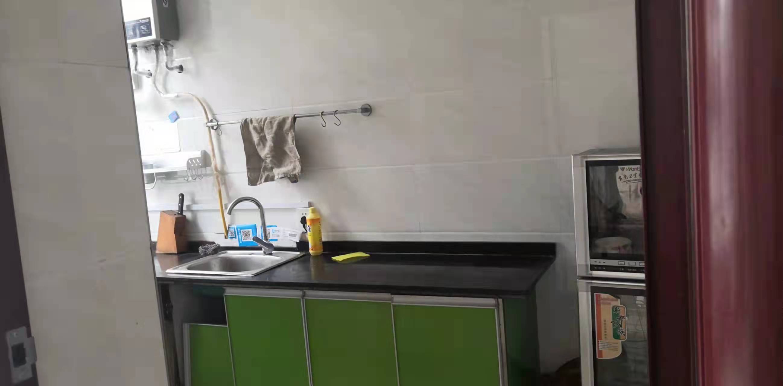 乌金安置小区  3室2厅2卫    1100.0元/月 乌金安置小区  3室2厅2卫    1100.0元/月室内图