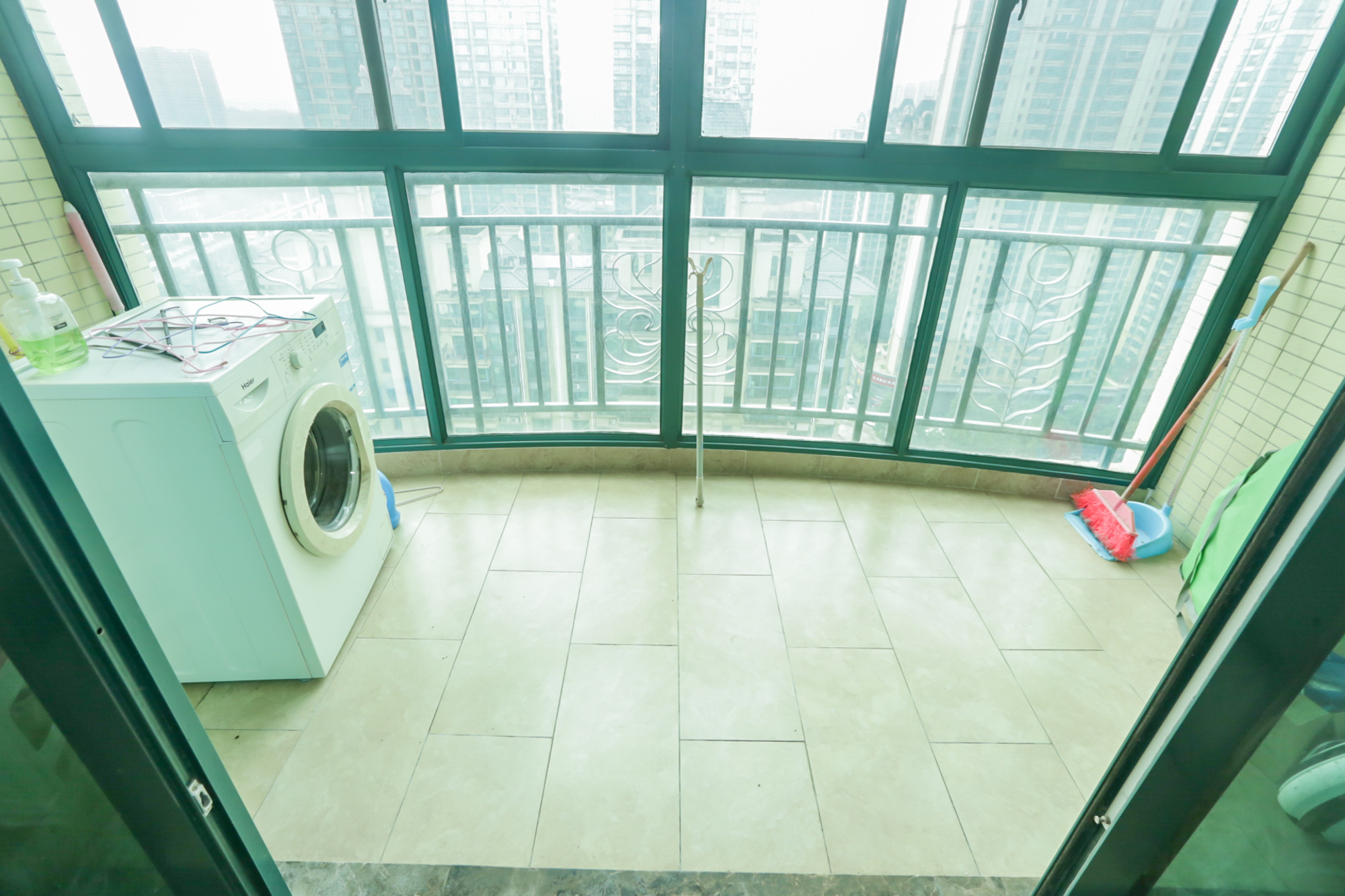 恒大华府  3室2厅1卫    201.0万阳台