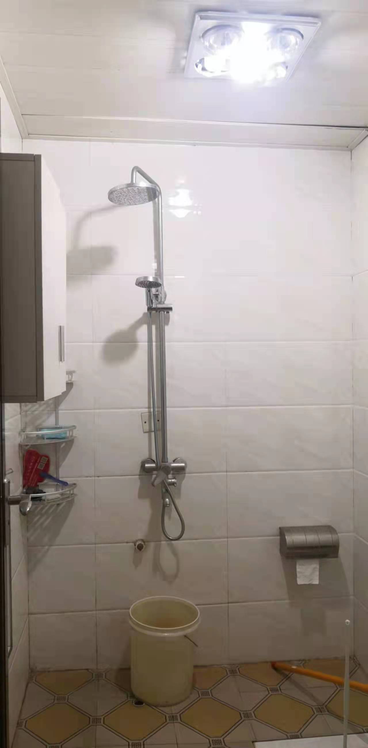 乌金安置小区  3室2厅2卫    1100.0元/月 乌金安置小区  3室2厅2卫    1100.0元/月室内图