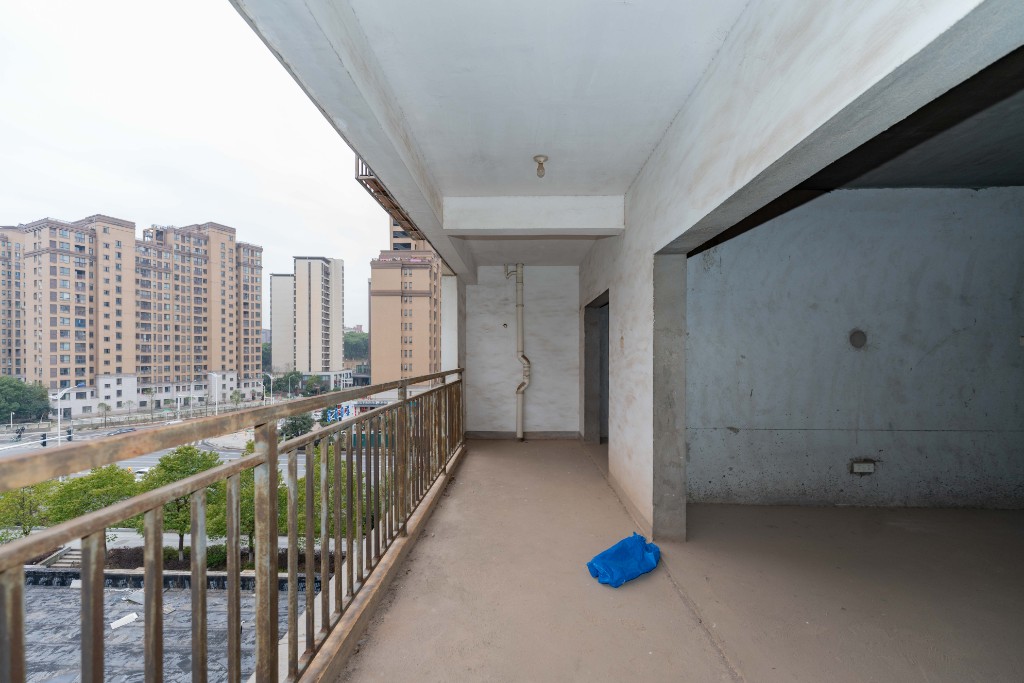 湘府名邸（同力家园）  4室2厅2卫    138.0万其他