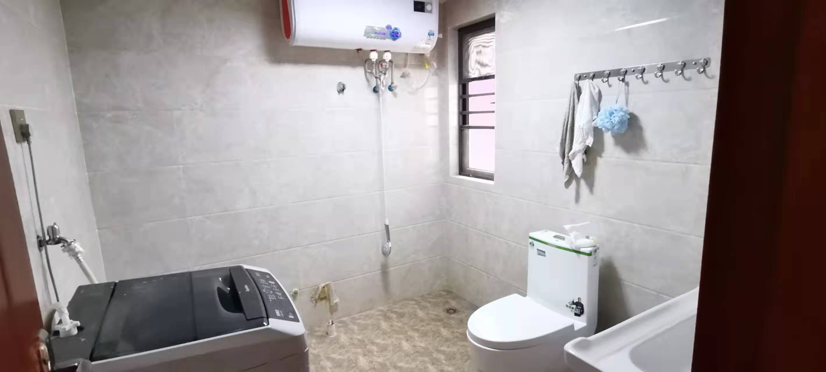 美的林城时代  4室2厅2卫   4300.00元/月室内图