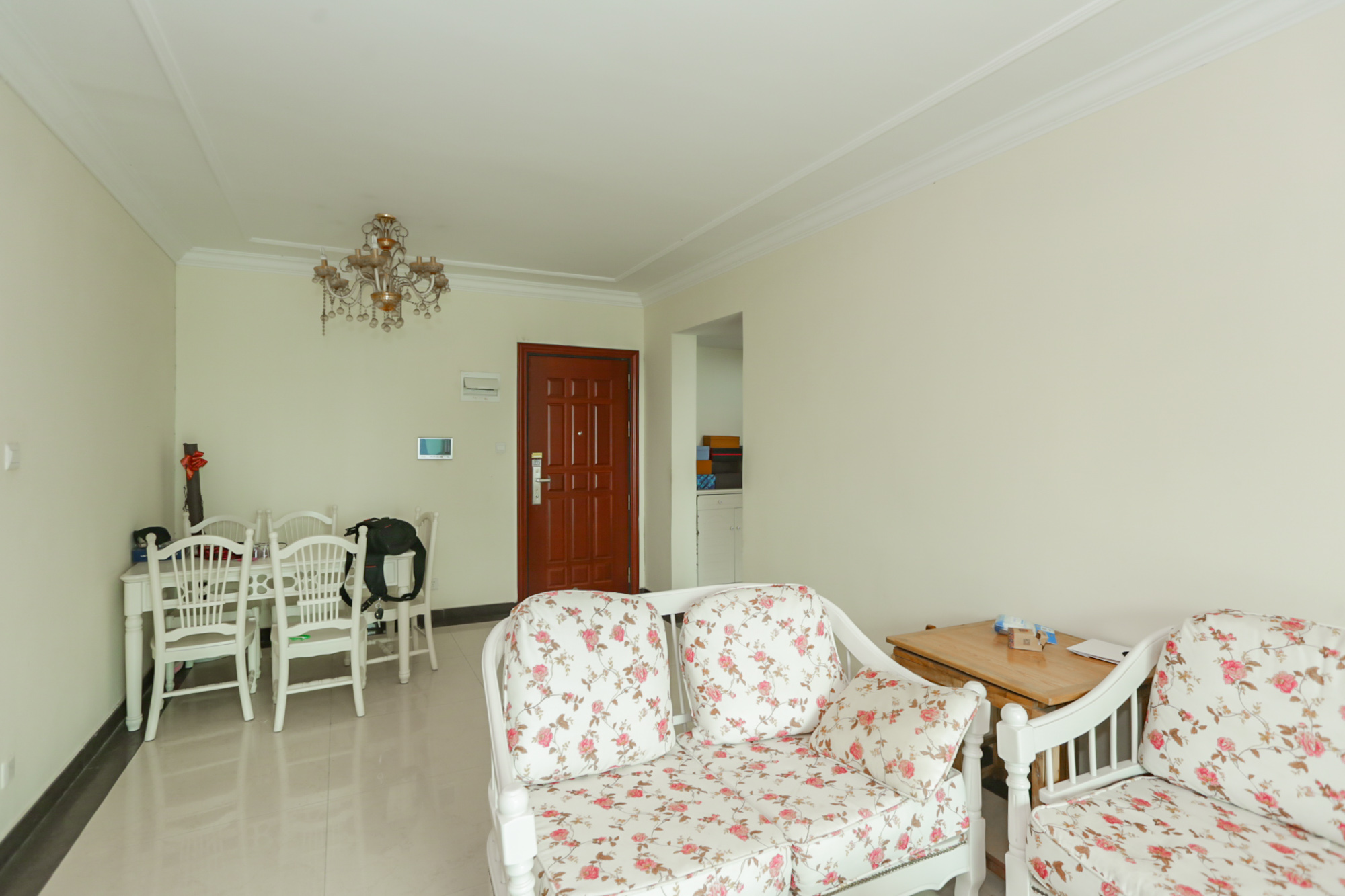 恒大华府  3室2厅1卫    201.0万客厅