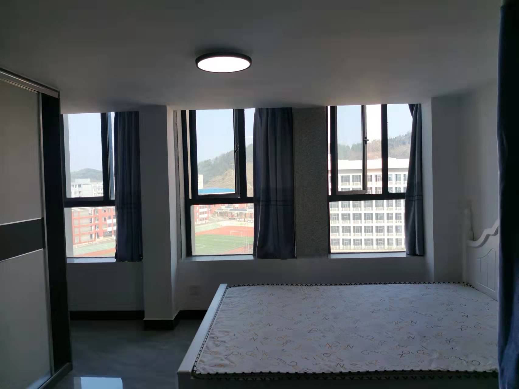 百弘学府城 2室2厅1卫 27.0万 百弘学府城 2室2厅1卫 27.0万卧室