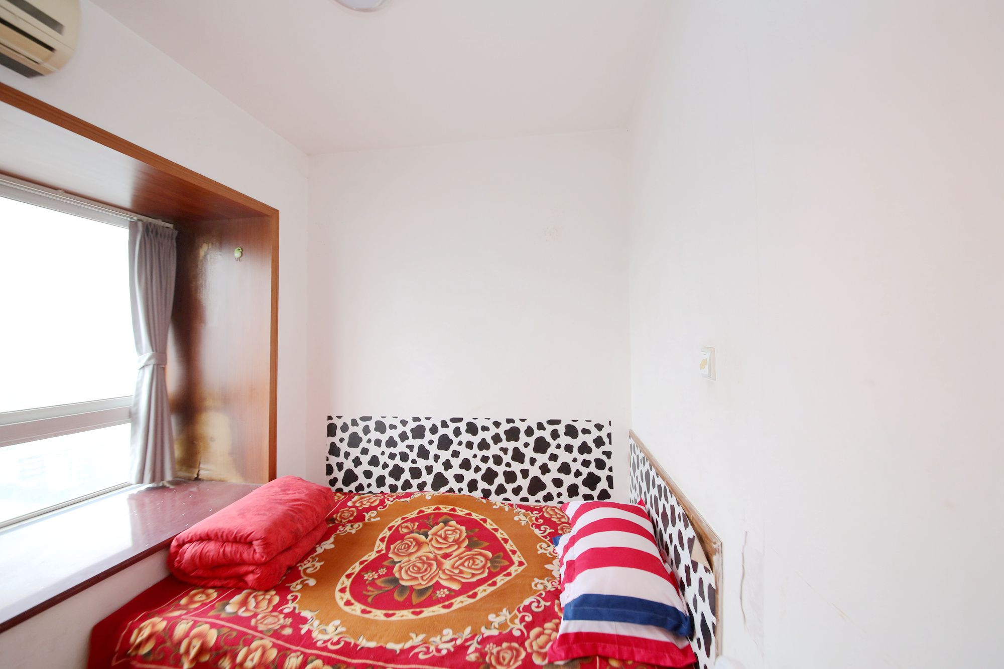 星典时代  4室2厅2卫    98.0万卧室