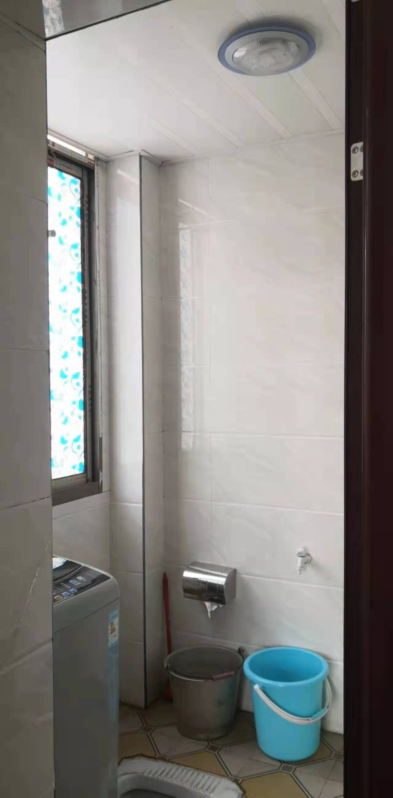 乌金安置小区  3室2厅2卫    1100.0元/月 乌金安置小区  3室2厅2卫    1100.0元/月室内图