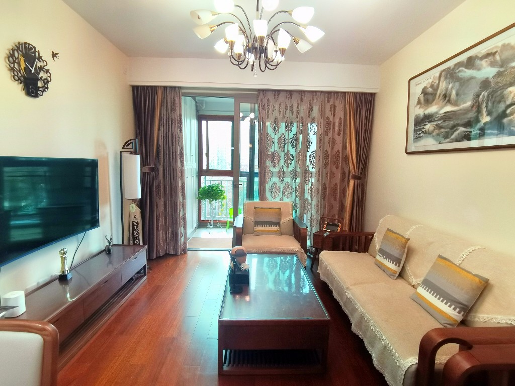 晋合湘水湾三期 3室2厅2卫 72.0万 晋合湘水湾三期 3室2厅2卫 72.0万客厅