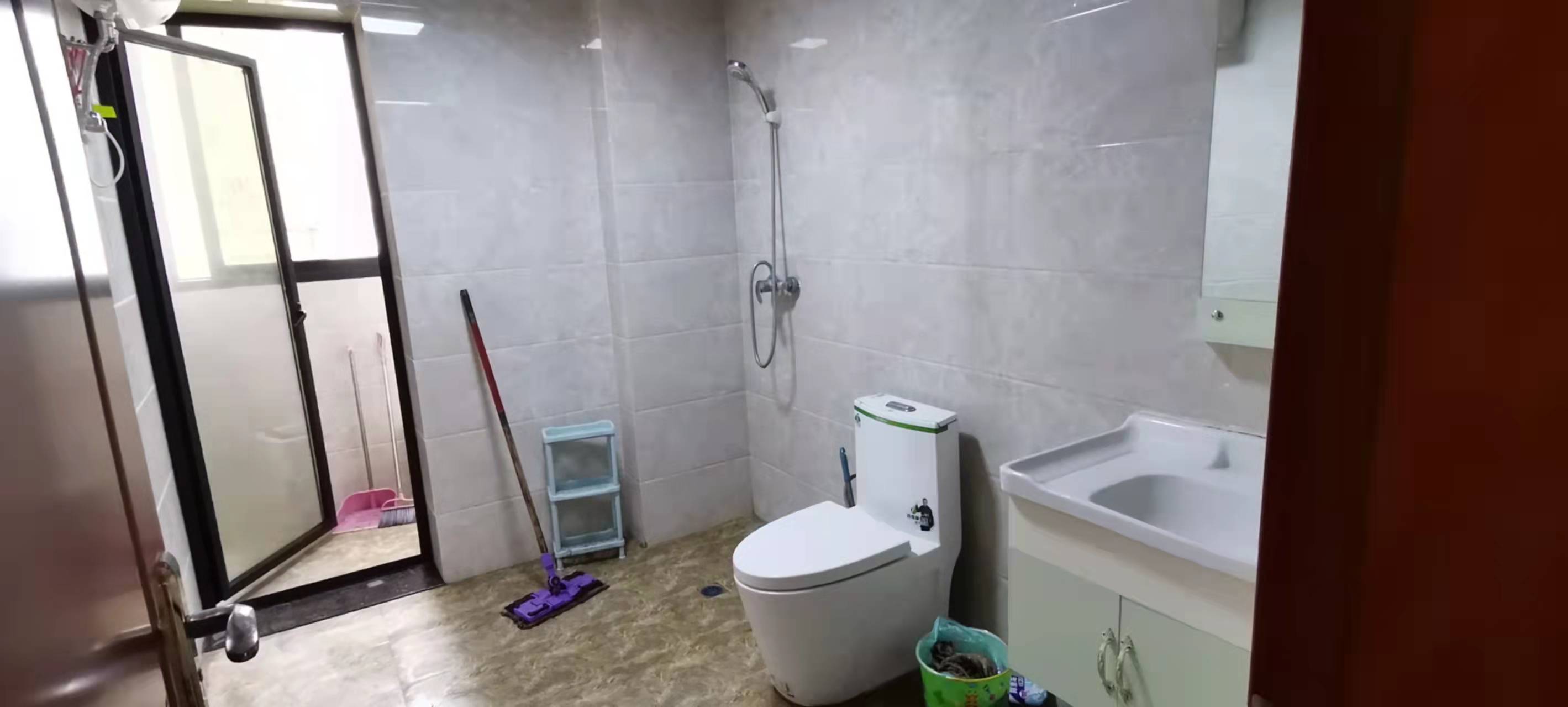 美的林城时代  4室2厅2卫   4300.00元/月室内图