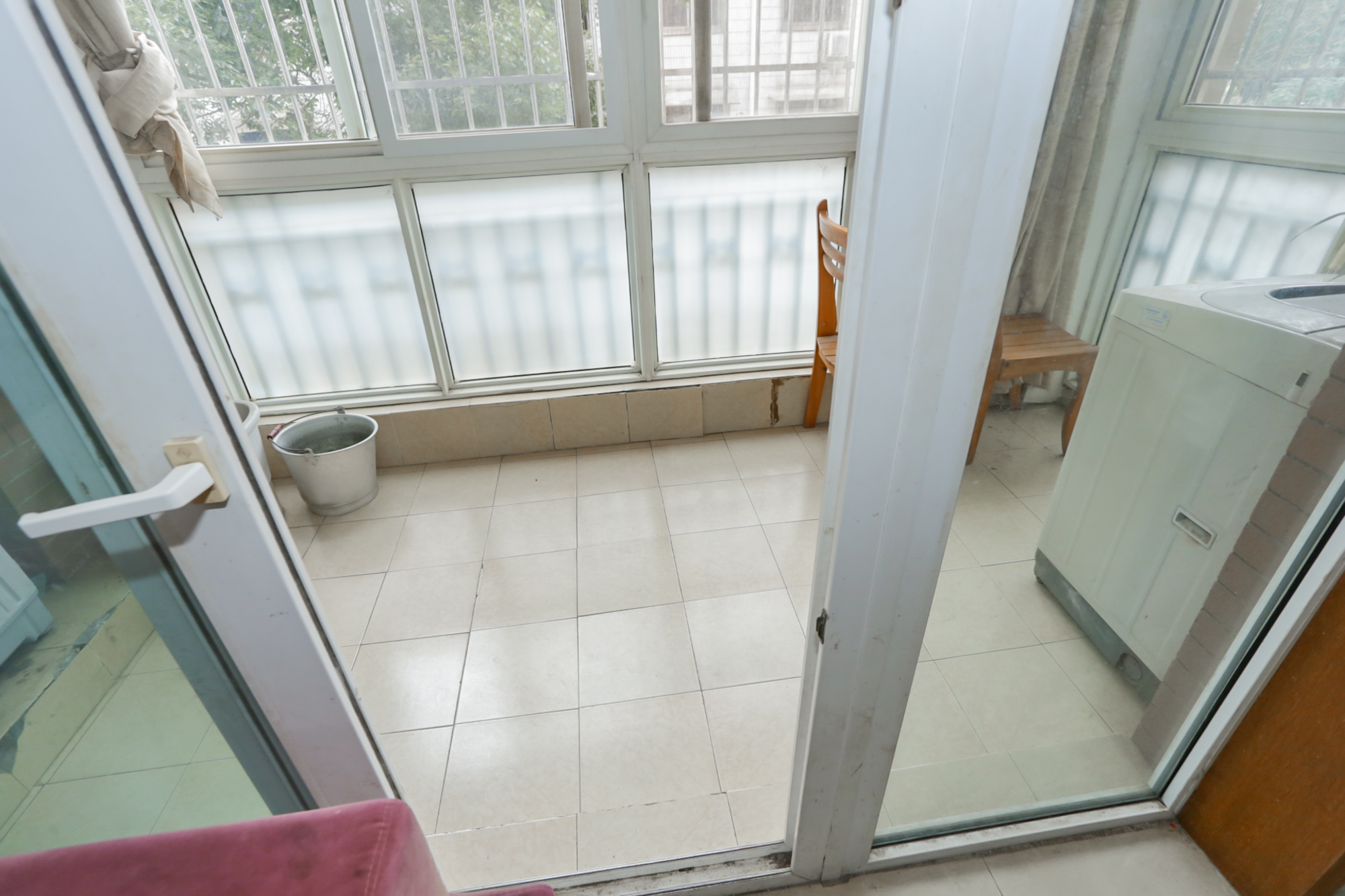 长房西郡  2室2厅1卫    81.5万阳台