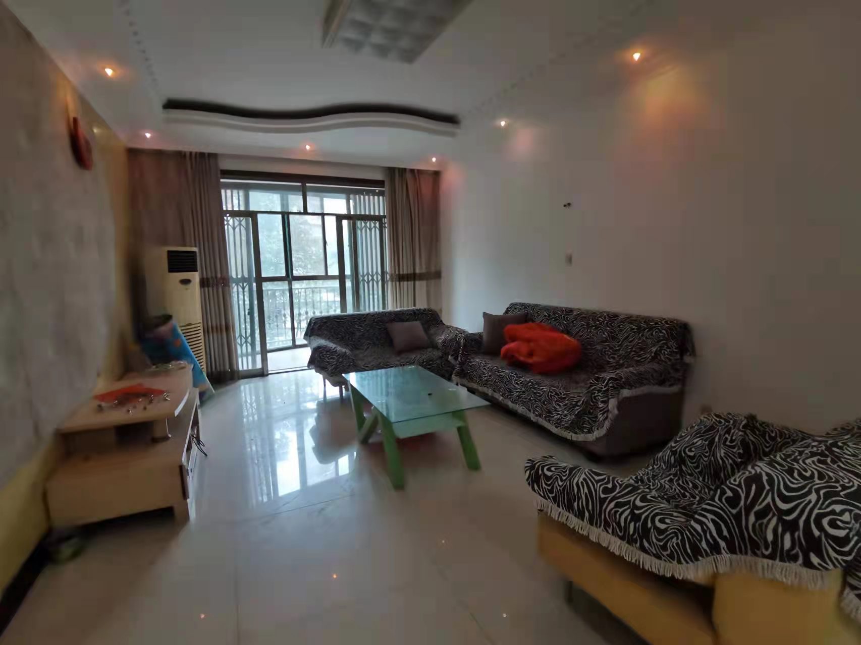 馨香小区 2室2厅1卫 42.8万 馨香小区 2室2厅1卫 42.8万客厅