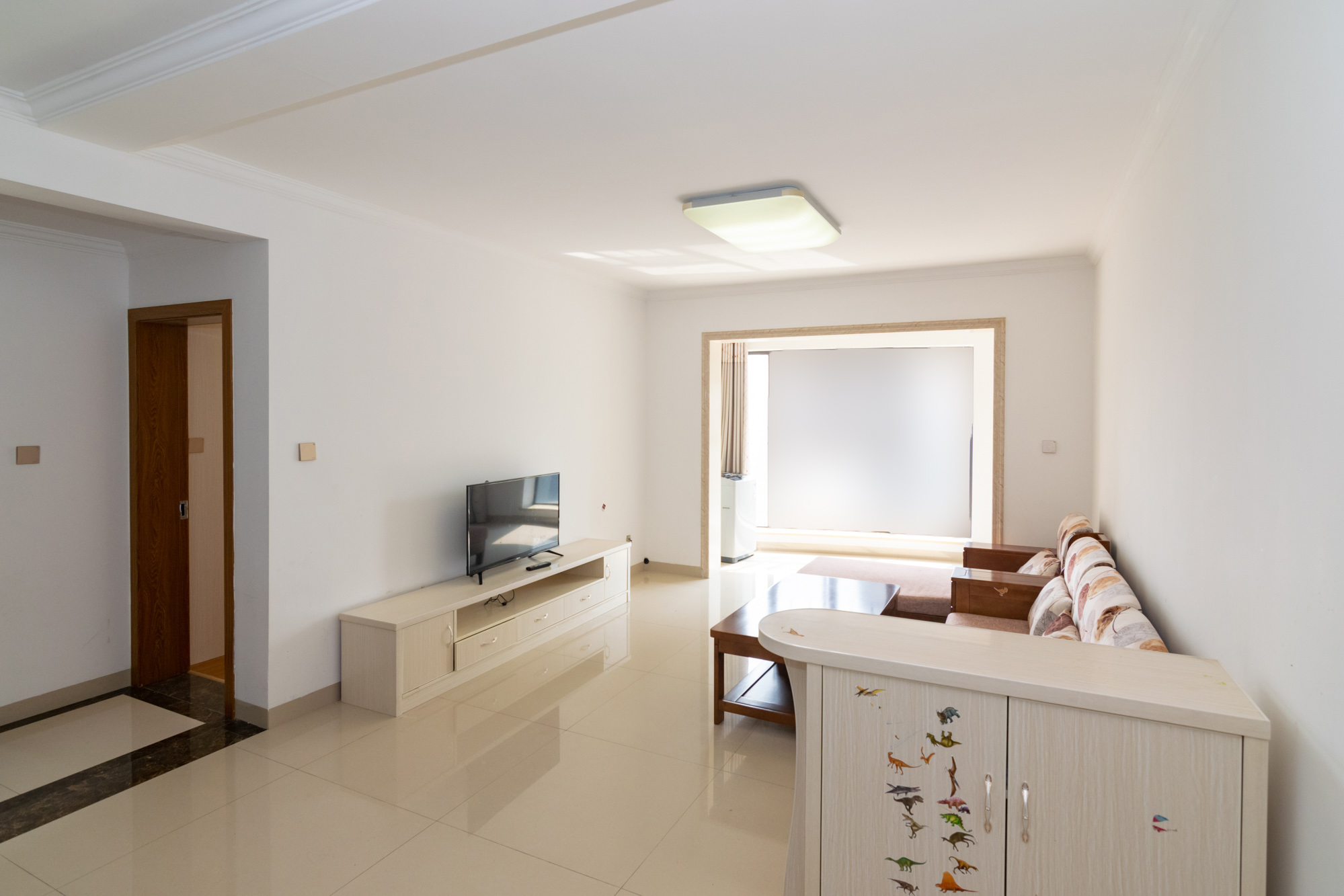 润和紫郡一期  3室2厅1卫    89.8万客厅