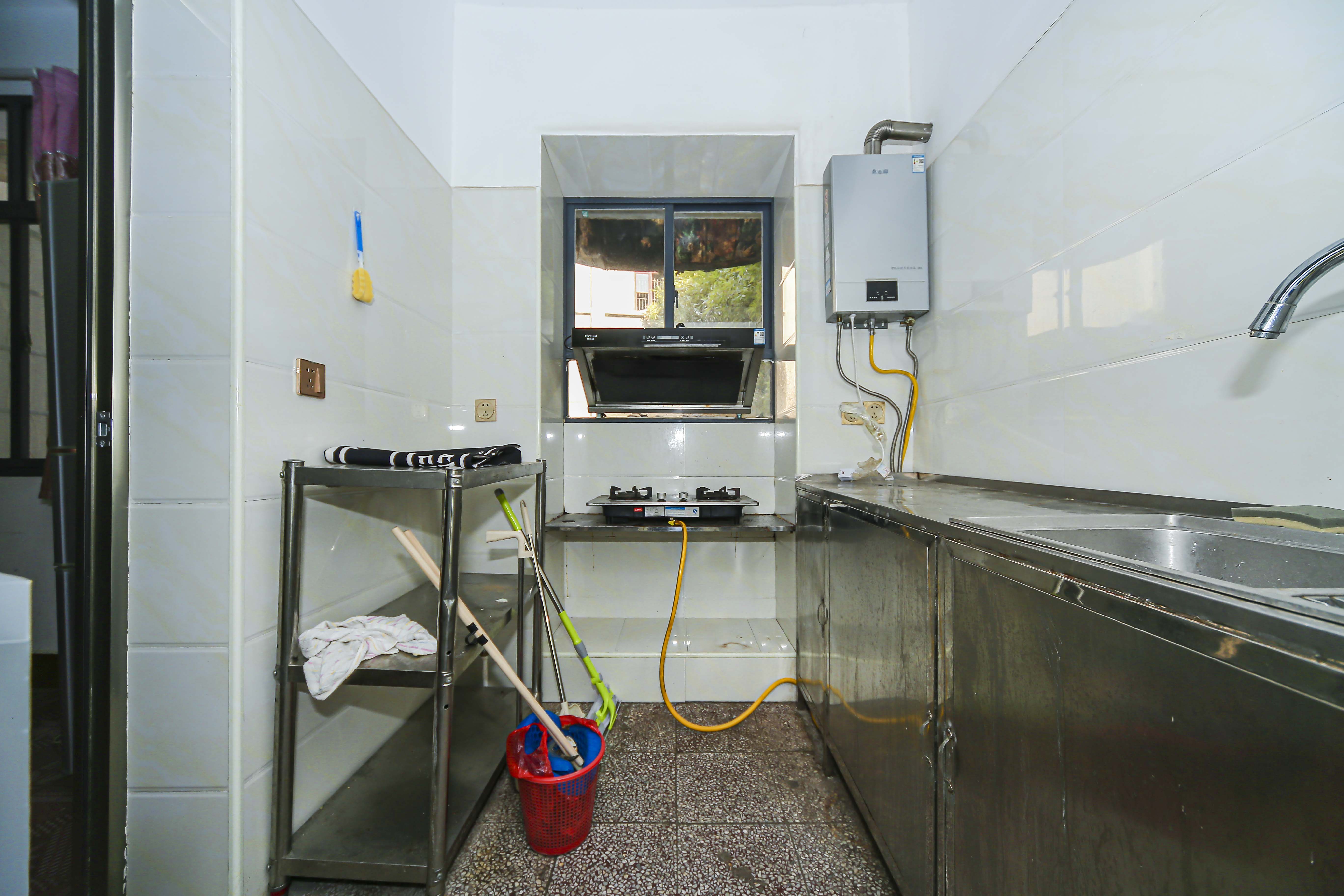 麓山南路立新村001号（粮食局） 2室1厅 45.00万厨房