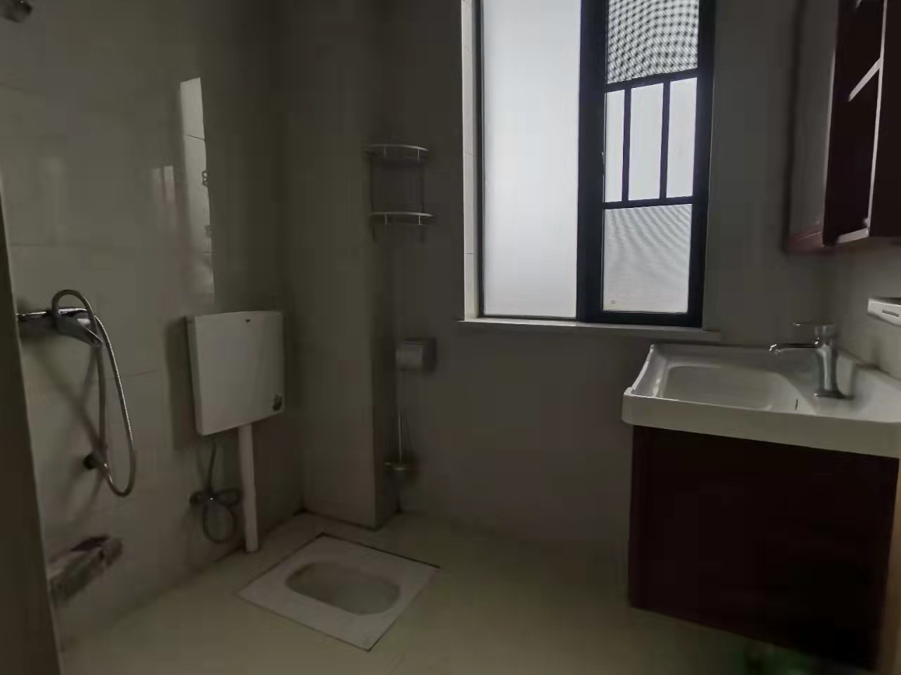 雄森国际  3室2厅2卫    2500.0元/月 雄森国际  3室2厅2卫    2500.0元/月室内图