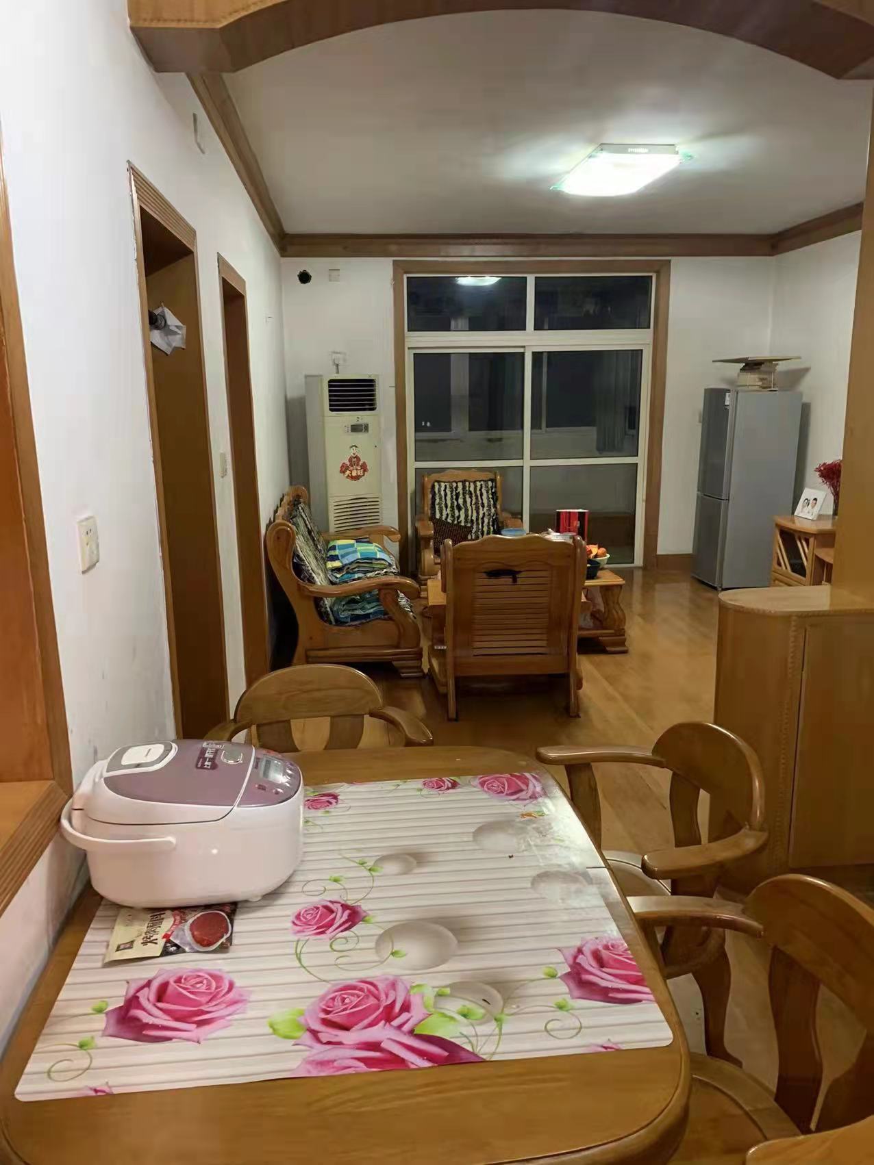 南华小区  2室2厅1卫    29.0万 南华小区  2室2厅1卫    29.0万客厅