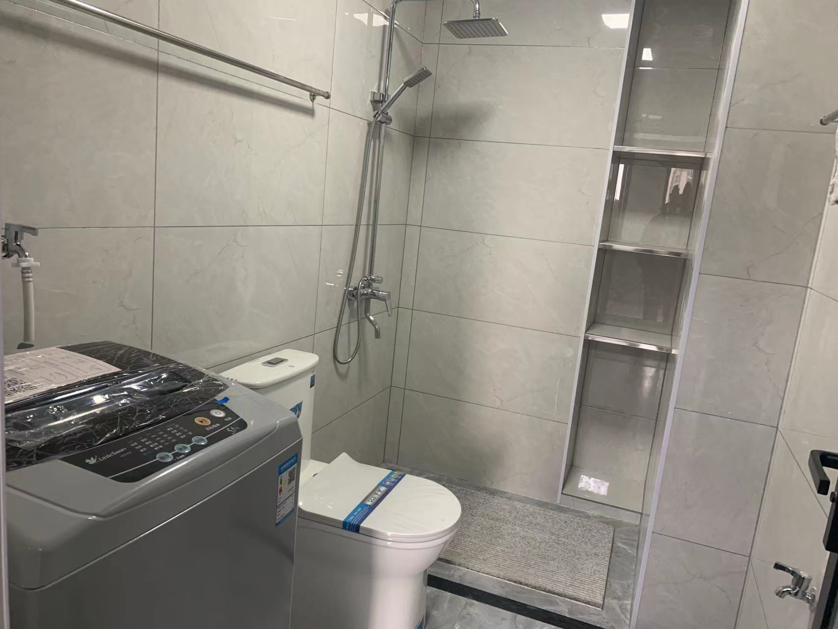 恒大绿洲  1室1厅1卫    1600.0元/月 恒大绿洲  1室1厅1卫    1600.0元/月室内图