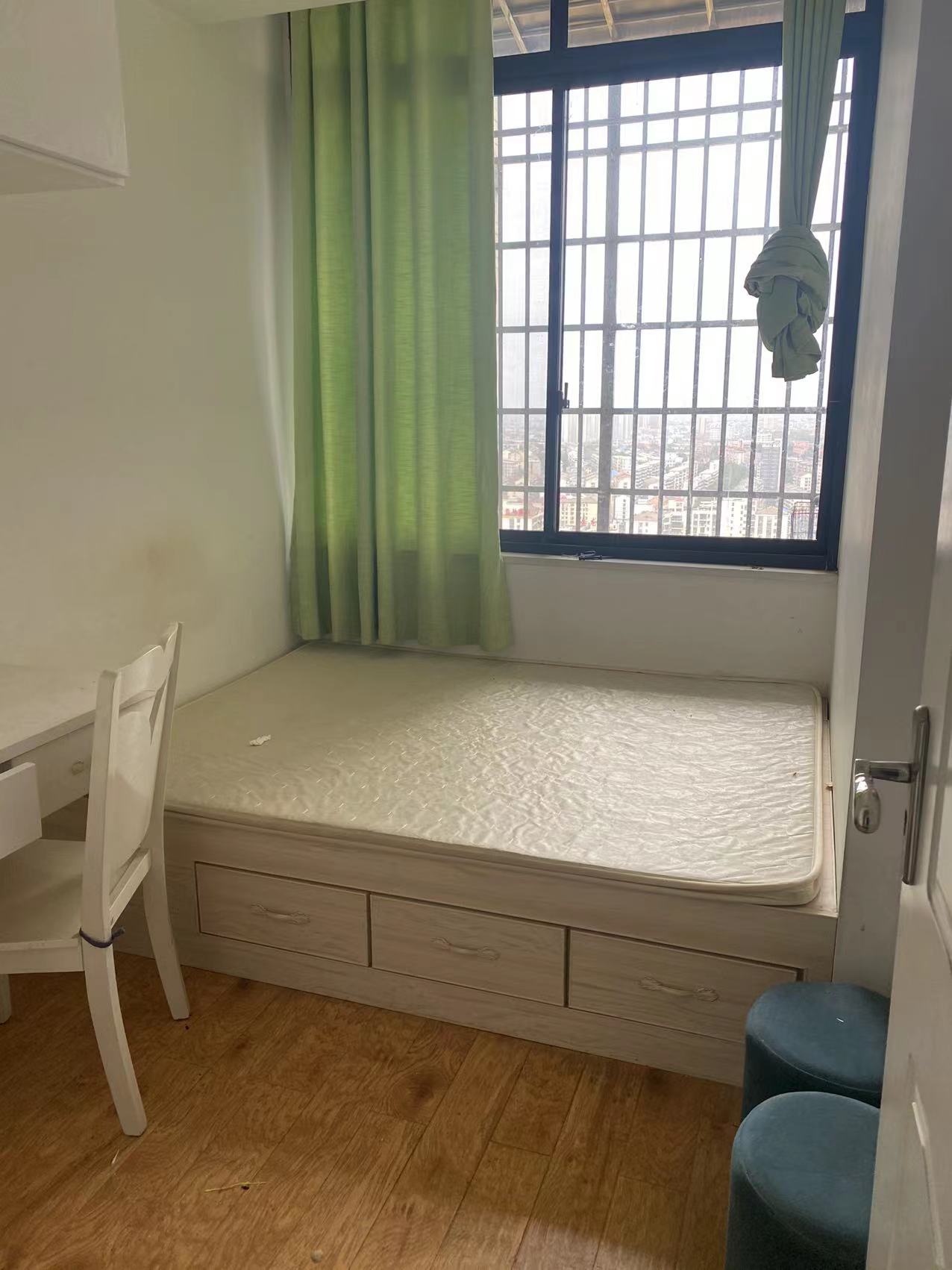 雄森国际 3室2厅1卫 2500.0元/月 雄森国际 3室2厅1卫 2500.0元/月室内图