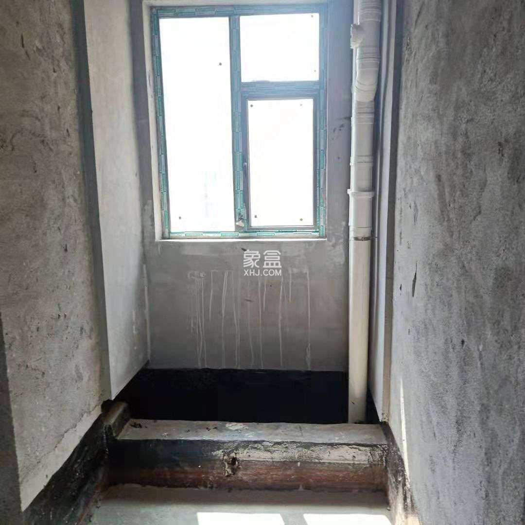 诚信广场  3室2厅2卫    68.8万 诚信广场  3室2厅2卫    68.8万客厅